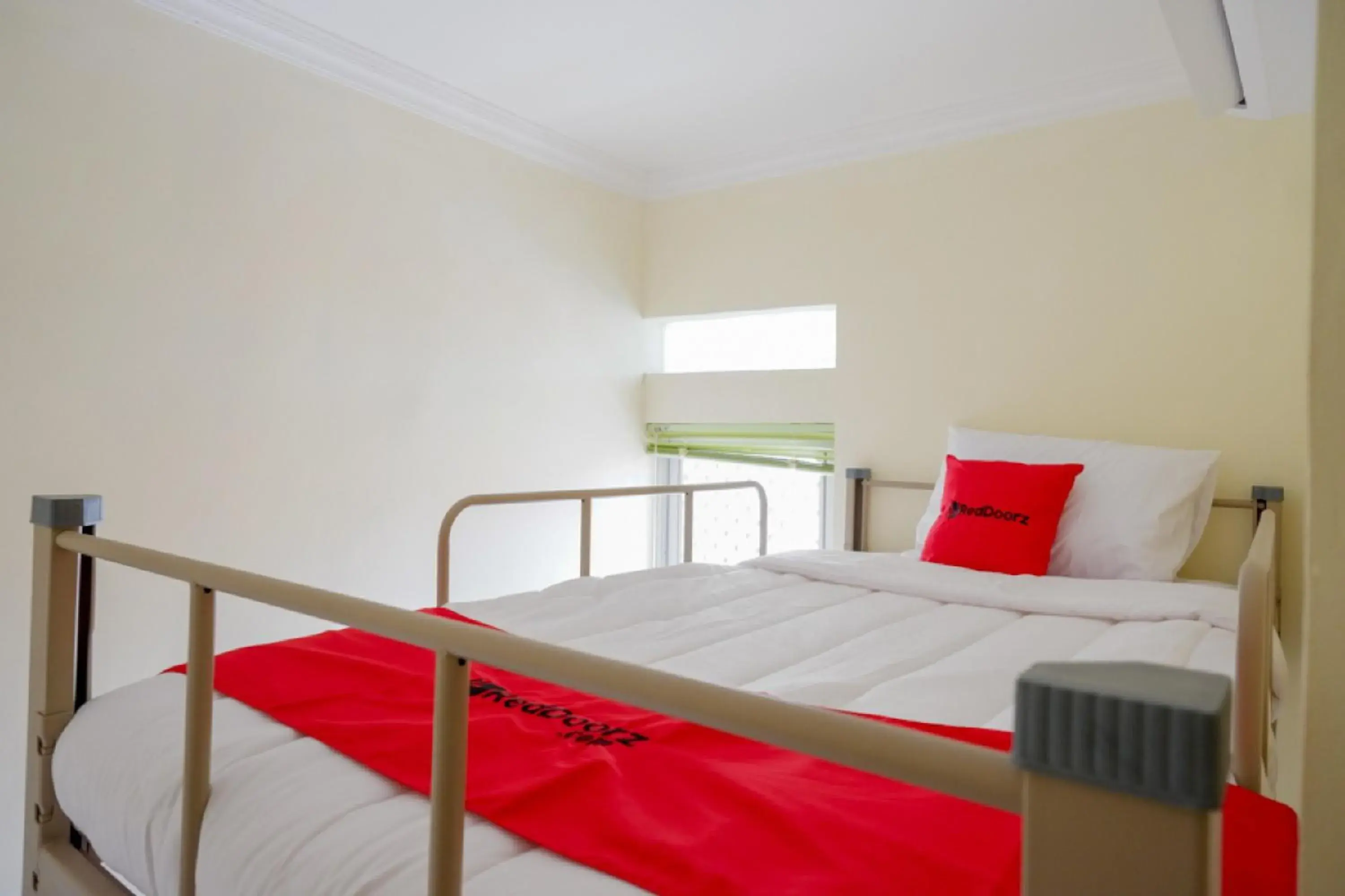 Bedroom, Bed in RedDoorz Hostel near Kota Lama Semarang Bedroom, Bed in RedDoorz Hostel near Kota Lama Semarang