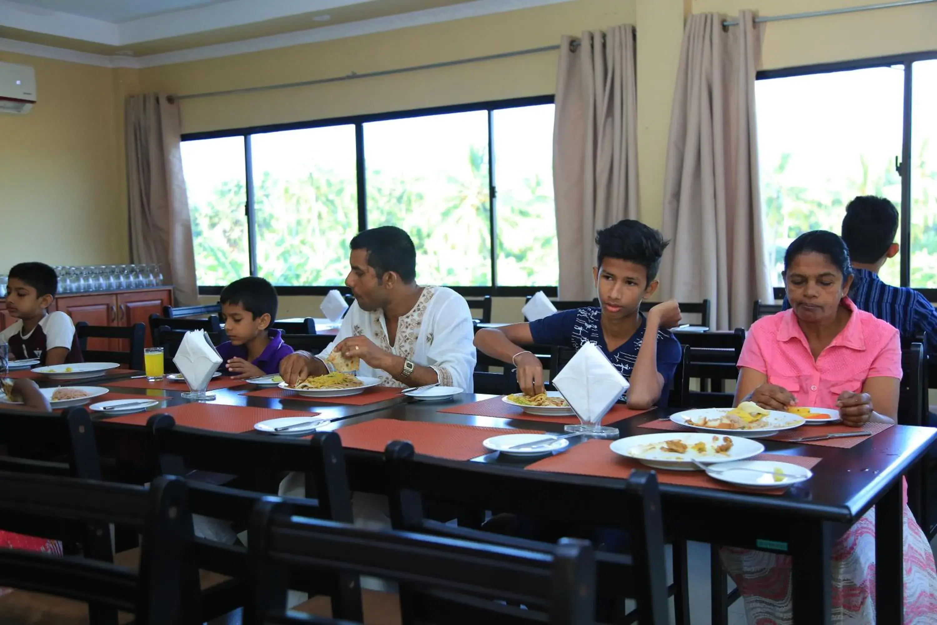 Restaurant/places to eat in PJ Hotels Jaffna Restaurant/places to eat in PJ Hotels Jaffna