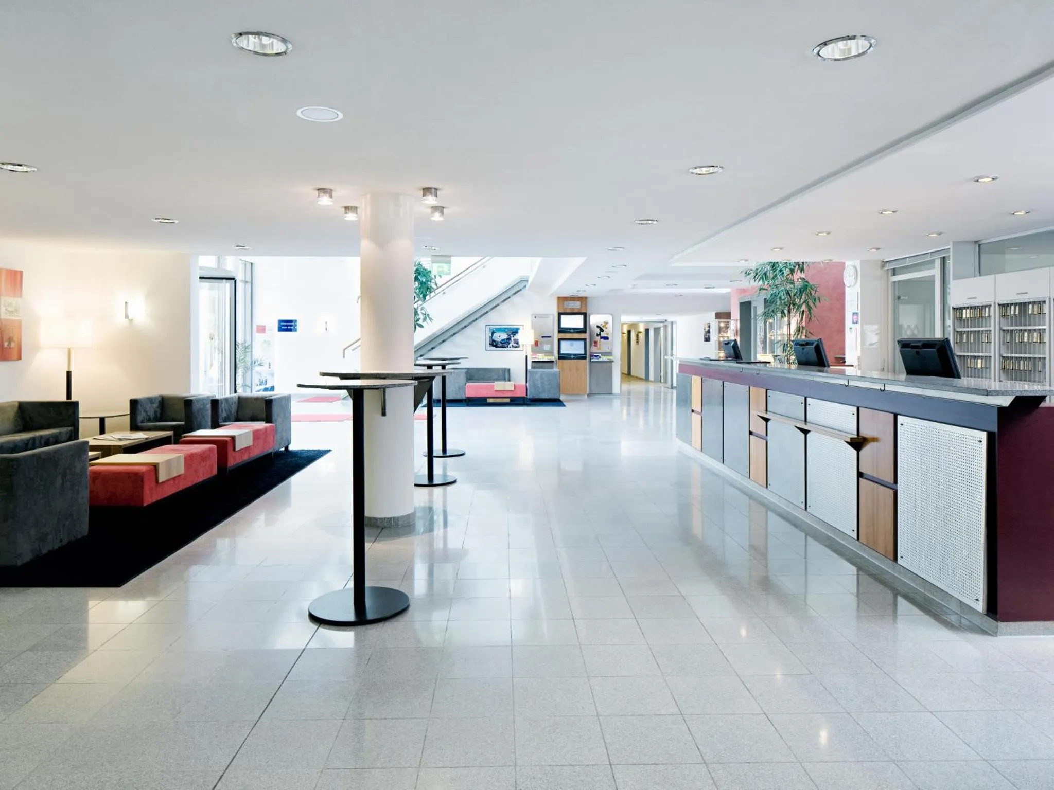 Lobby or reception in Seminaris Hotel Bad Boll