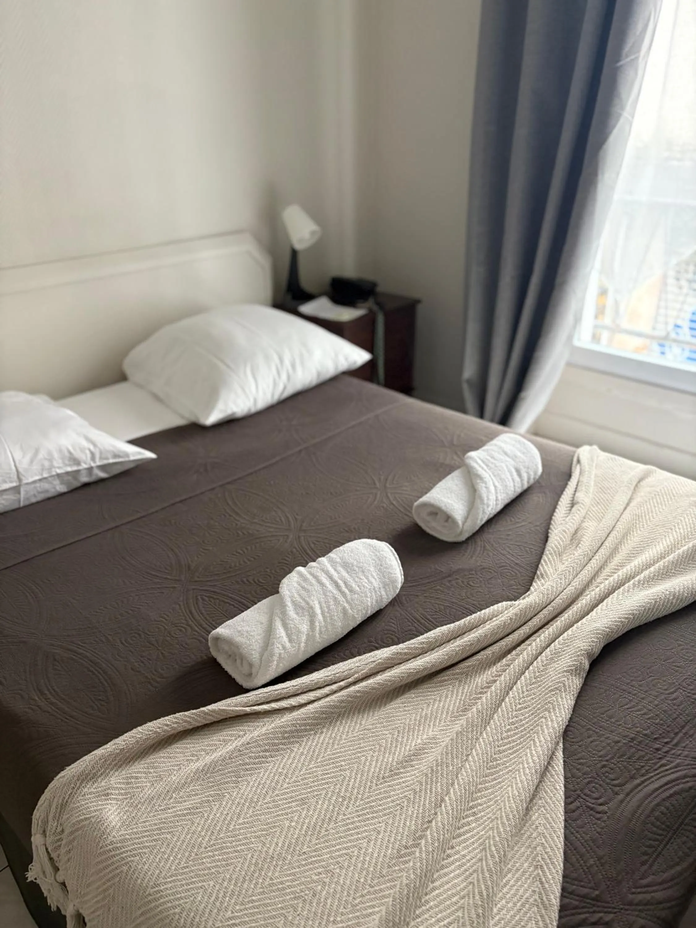 Bed in HOTEL DU MONT LOUIS