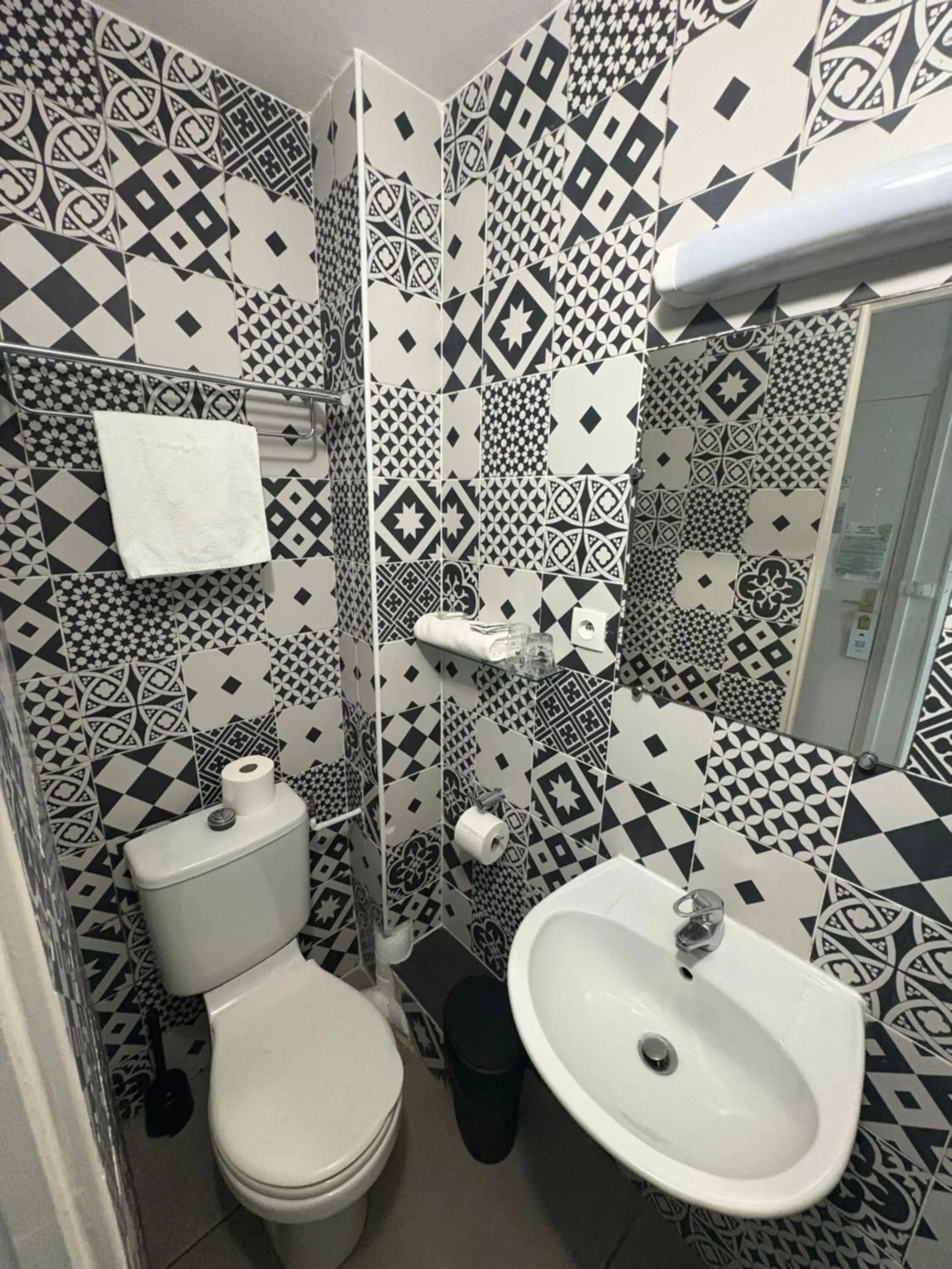 HOTEL DU MONT LOUIS HOTEL DU MONT LOUIS