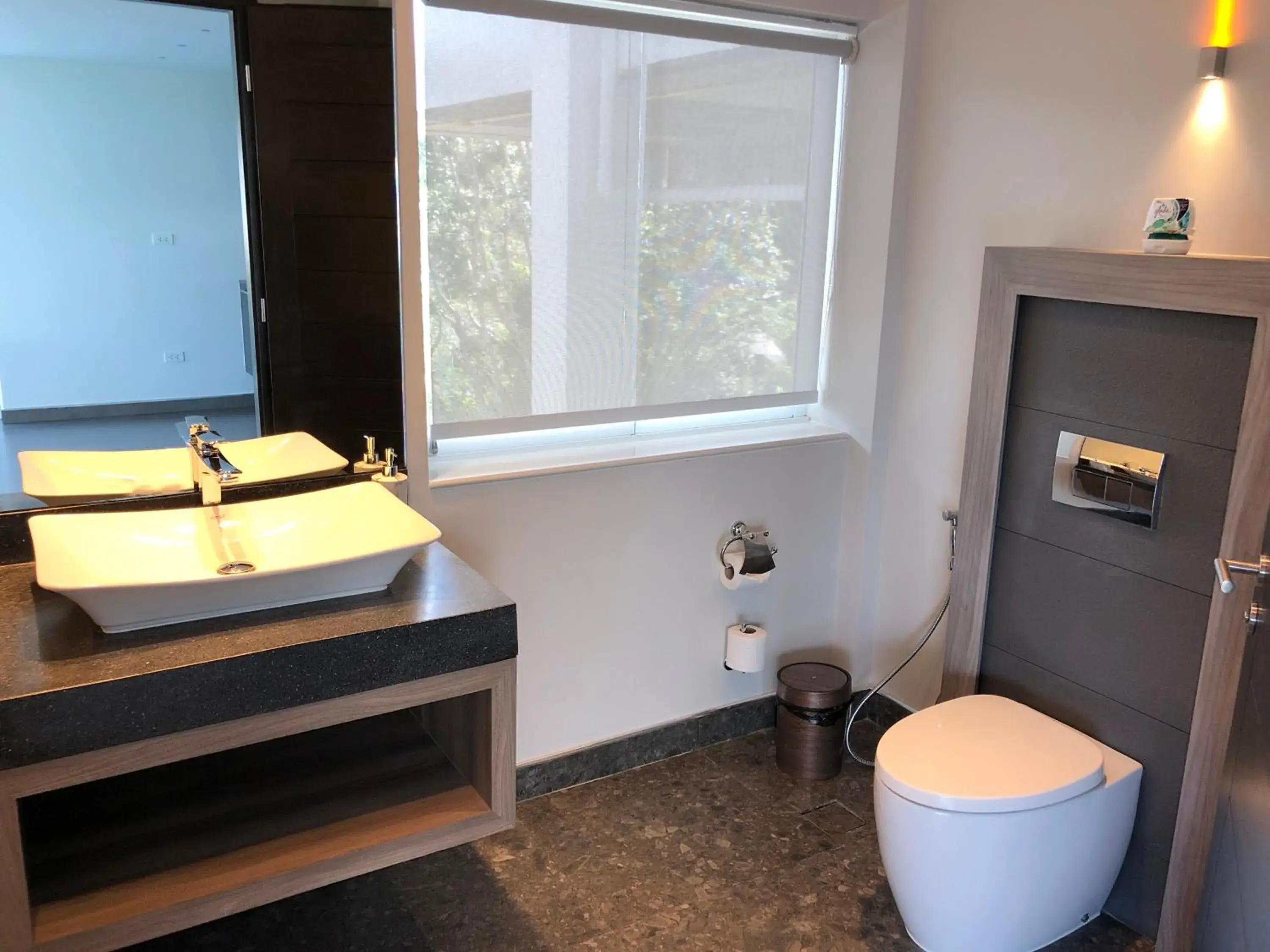 Studio - Split Level in Panoramic Duplex Studio Studio - Split Level in Panoramic Duplex Studio