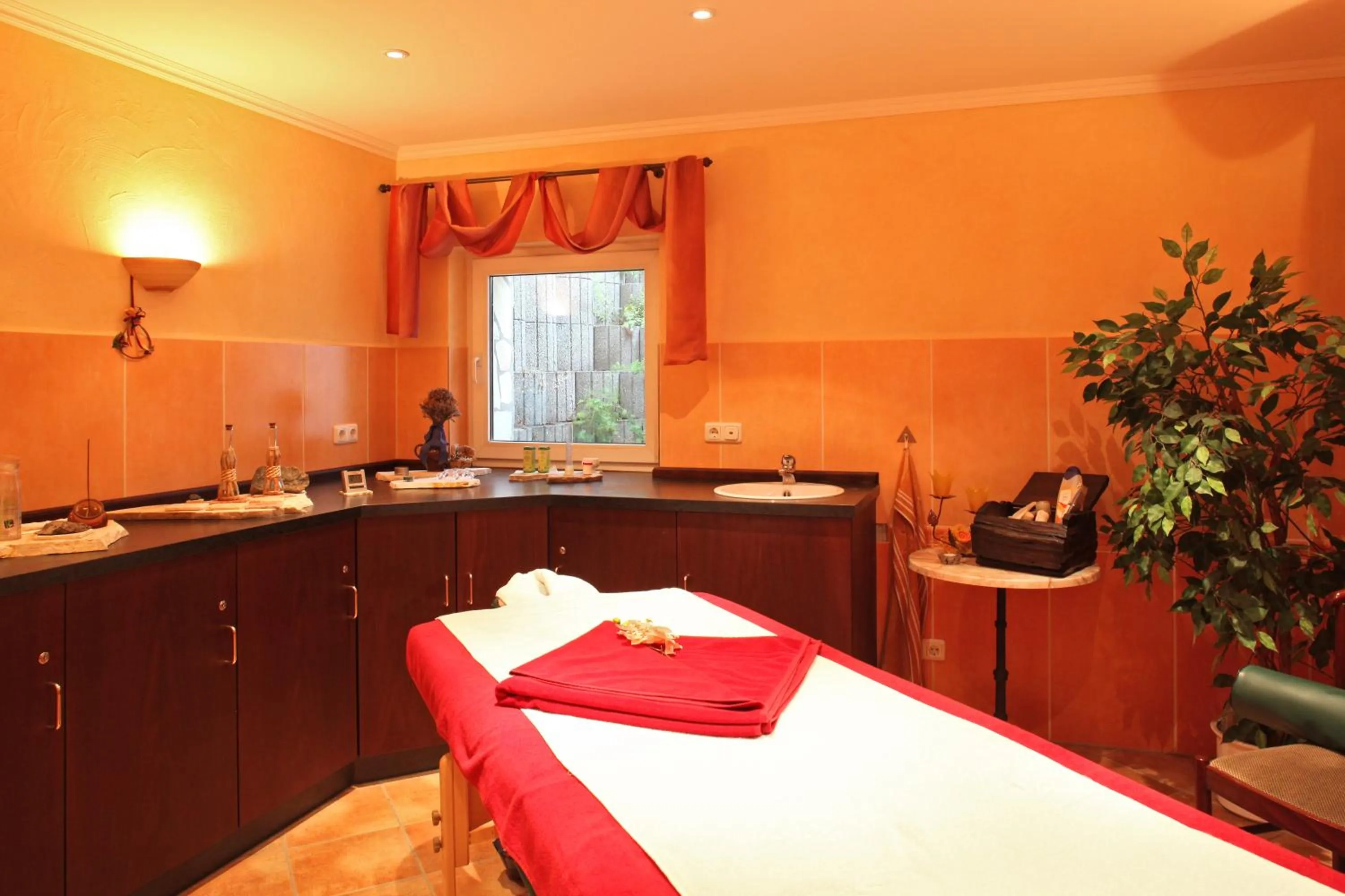 Spa and wellness centre/facilities, Bed in Hotel Buchenpark