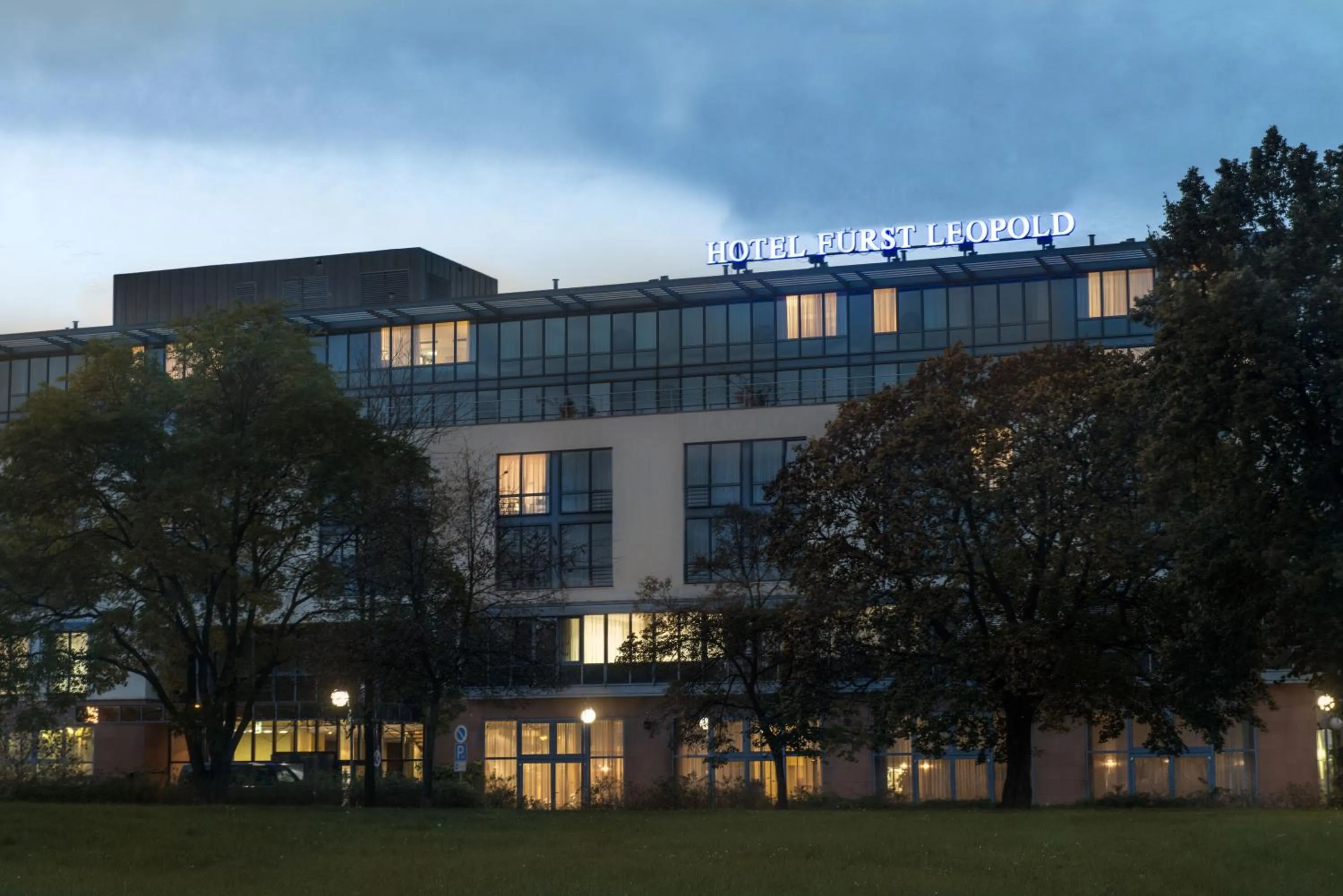 Facade/entrance in Radisson Blu Fürst Leopold Hotel