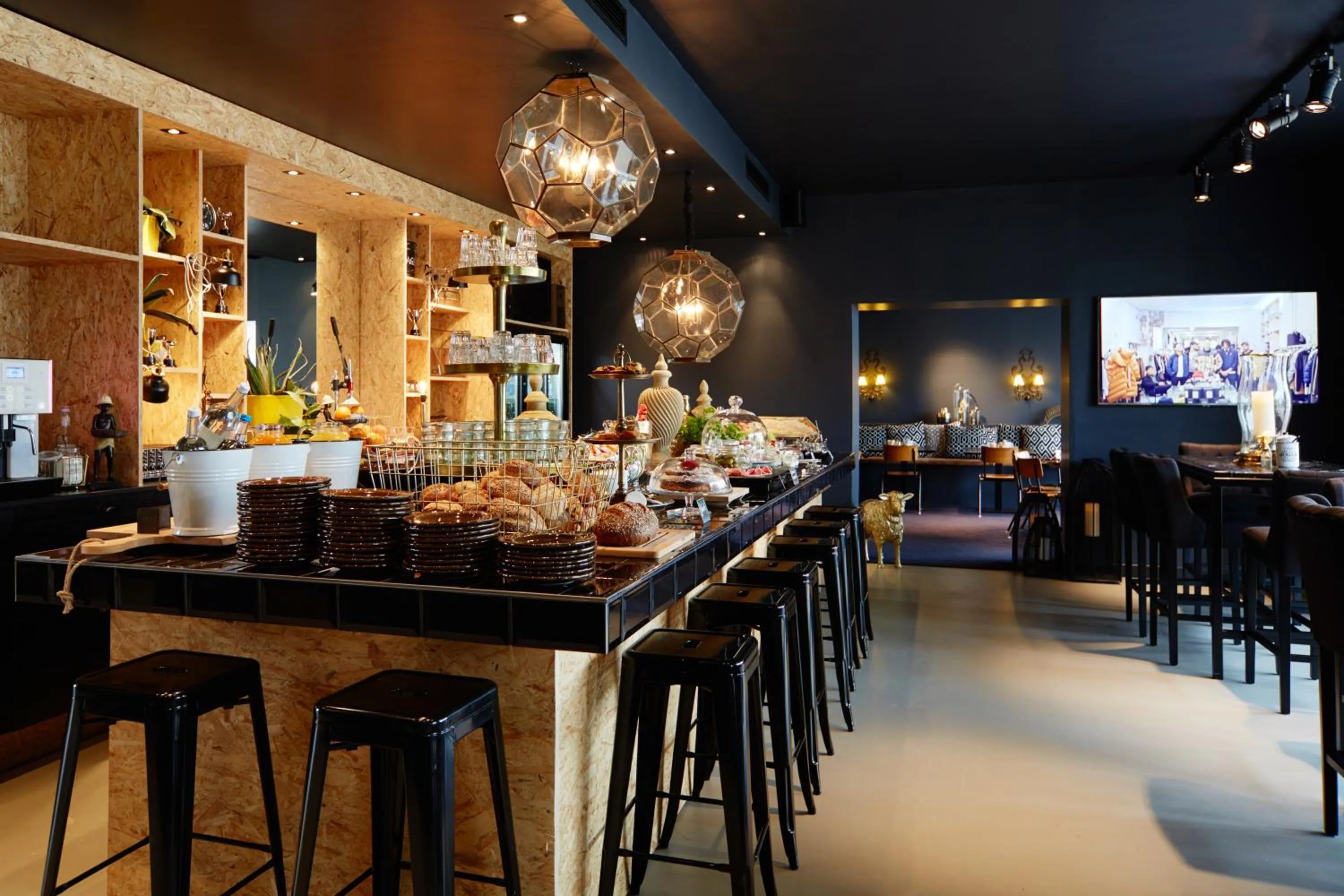 Buffet breakfast, Restaurant/Places to Eat in Hotel Friends