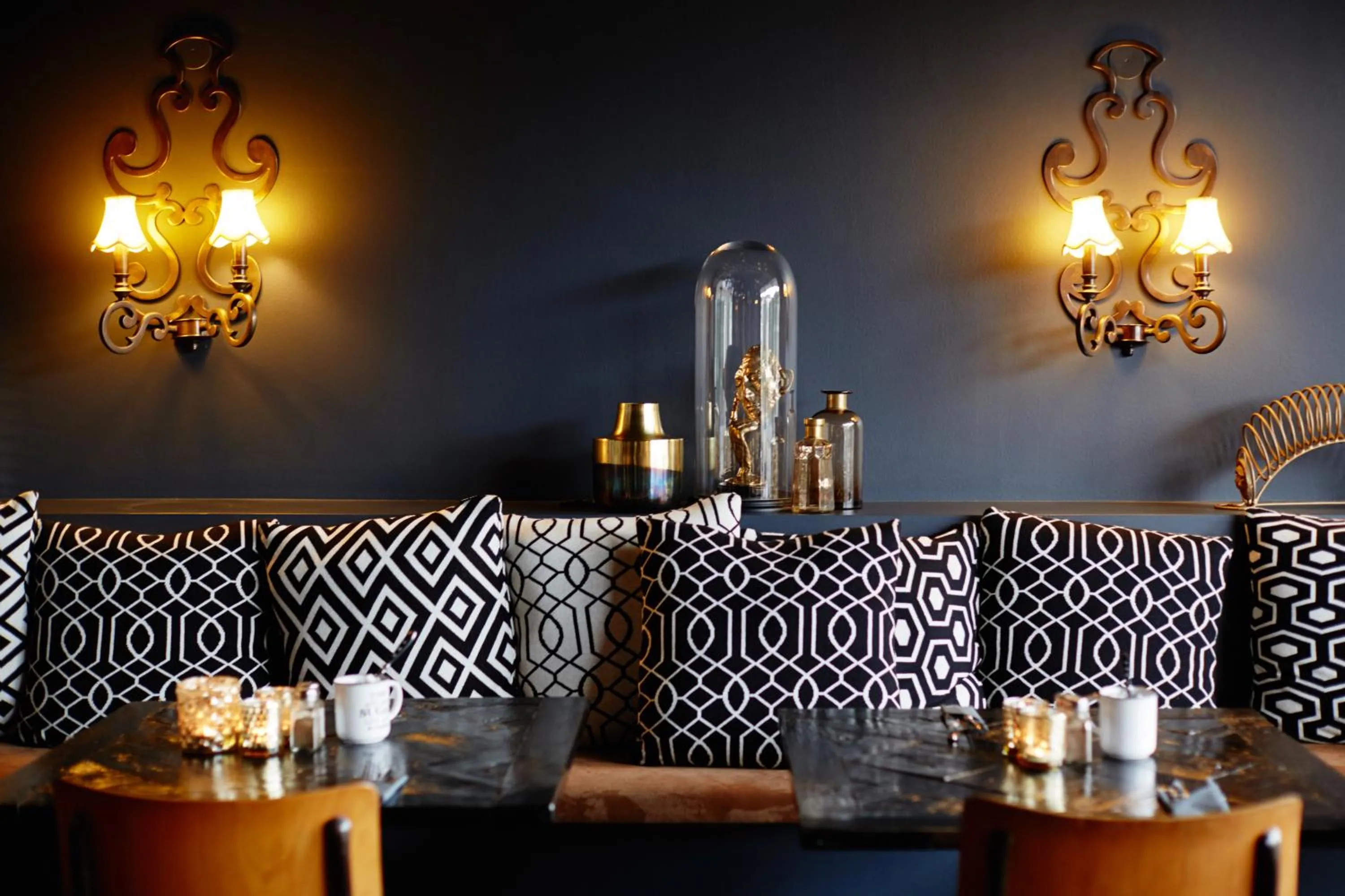 Dining area in Hotel Friends