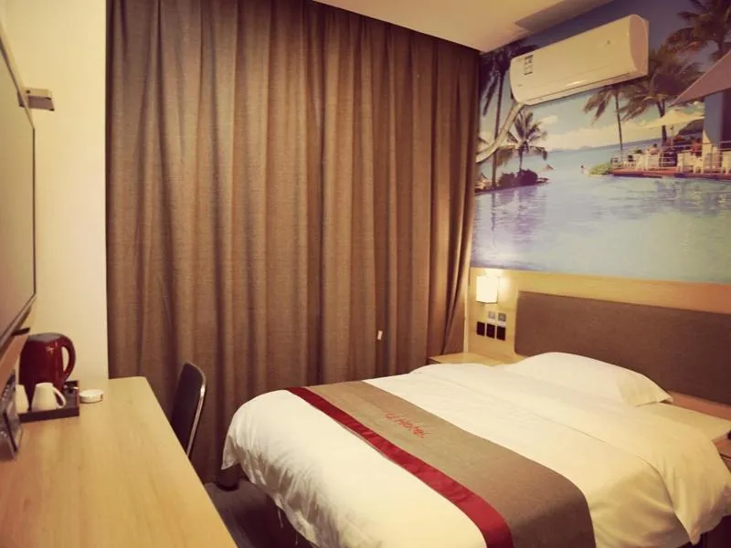 Bed in Thank Inn Chain Hotel Jiangsu Suzhou Taihu Lake Dongshan Town