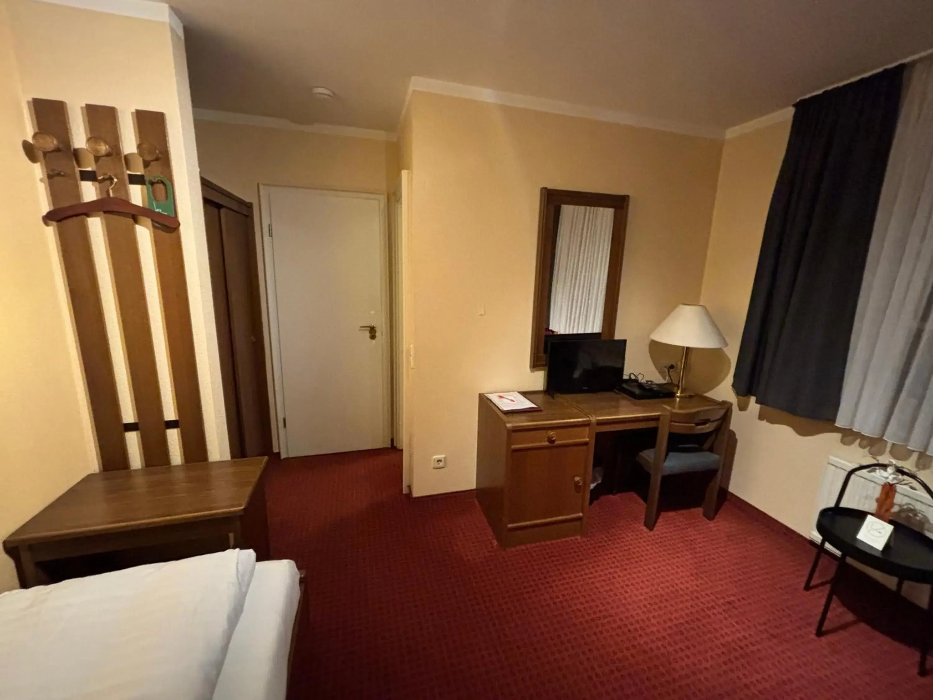 Twin Room in Hotel Pontivy Twin Room in Hotel Pontivy