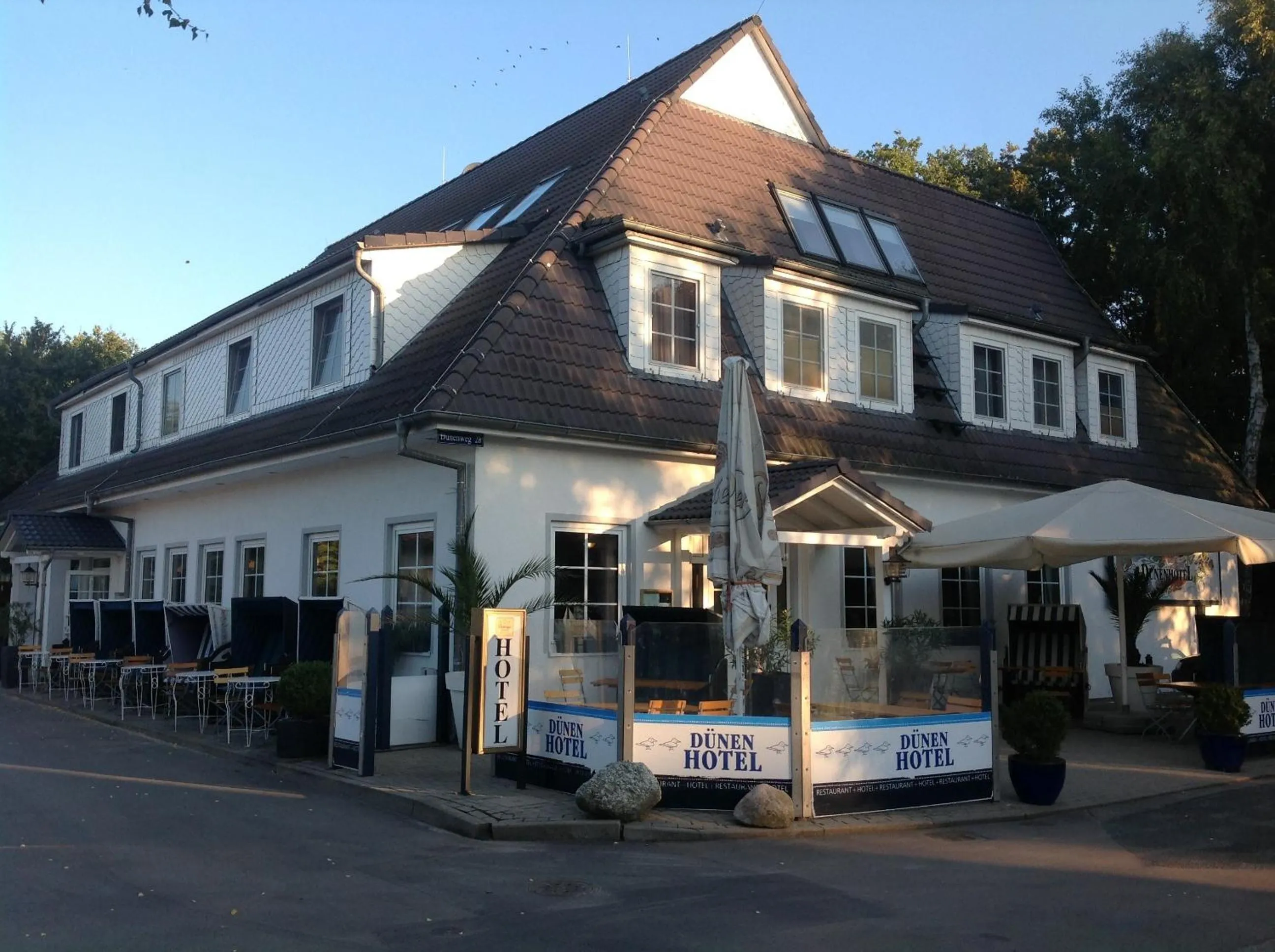Facade/entrance in Dünenhotel am Meer
