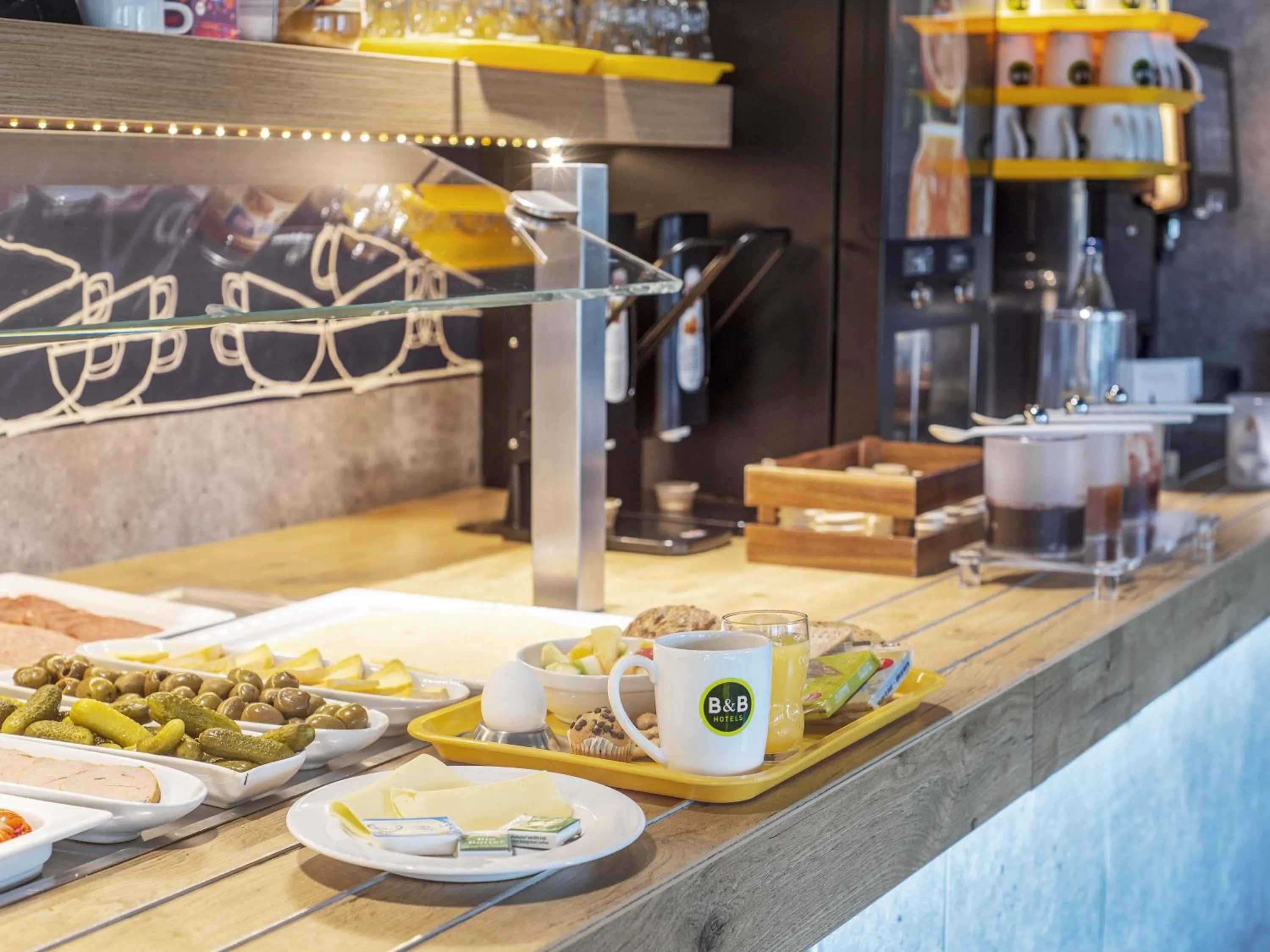 Restaurant/places to eat in B&B HOTEL Rostock-Broderstorf