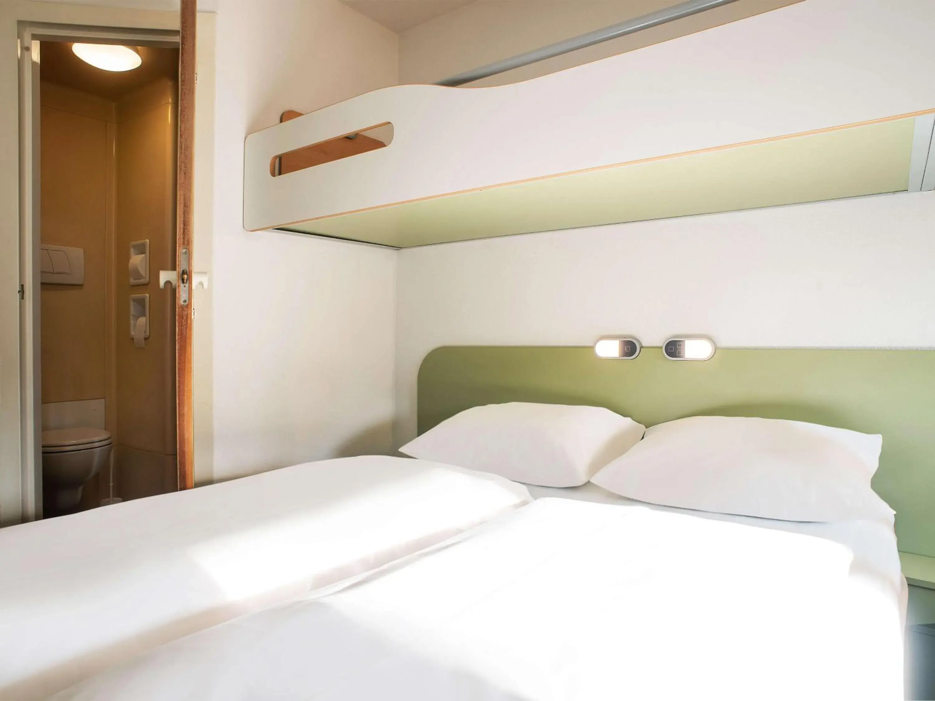 Standard Double Room - single occupancy in B&B HOTEL Rostock-Broderstorf Standard Double Room - single occupancy in B&B HOTEL Rostock-Broderstorf