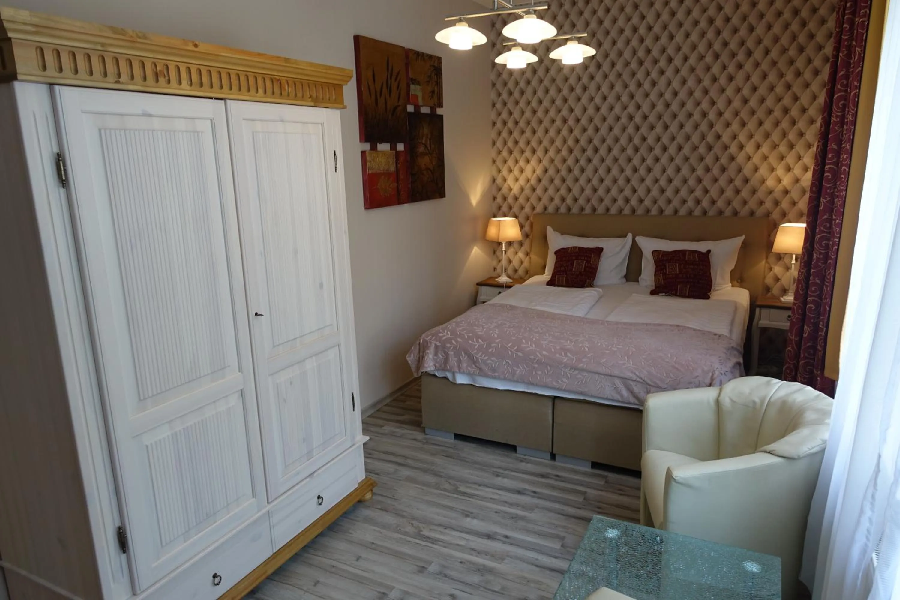 Photo of the whole room, Bed in Hotel Villa Konstanz