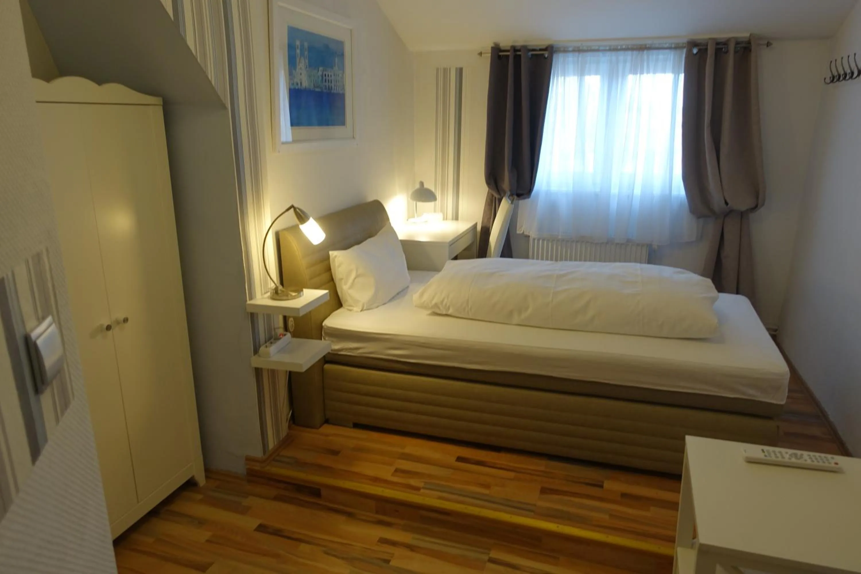 Photo of the whole room, Bed in Hotel Villa Konstanz