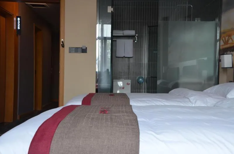 Bed in Thank Inn Chain Hotel henan luoyang mengjin county huimeng avenue bilingual school