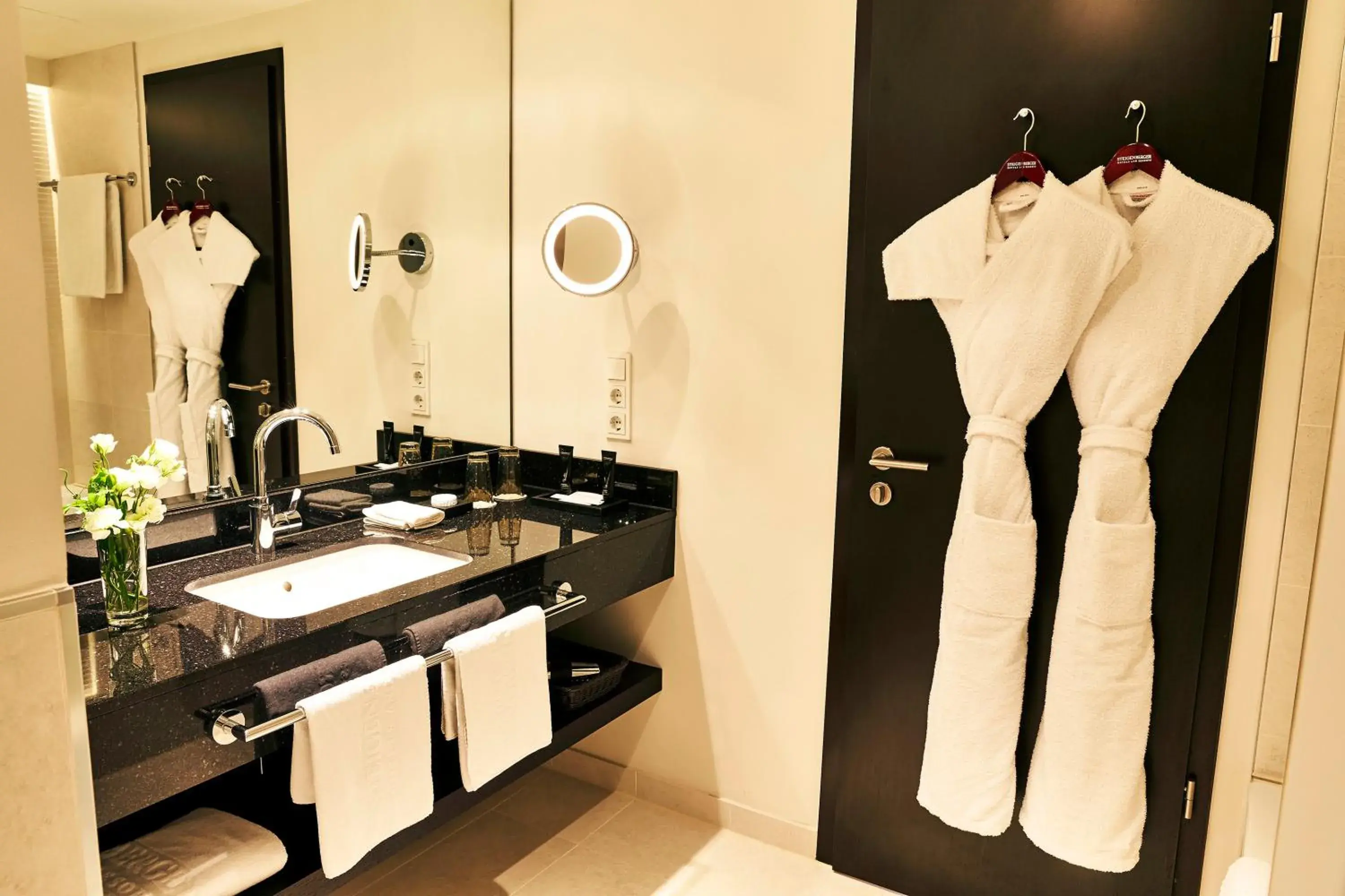 Deluxe Double Room in Steigenberger Hotel Bad Homburg Deluxe Double Room in Steigenberger Hotel Bad Homburg