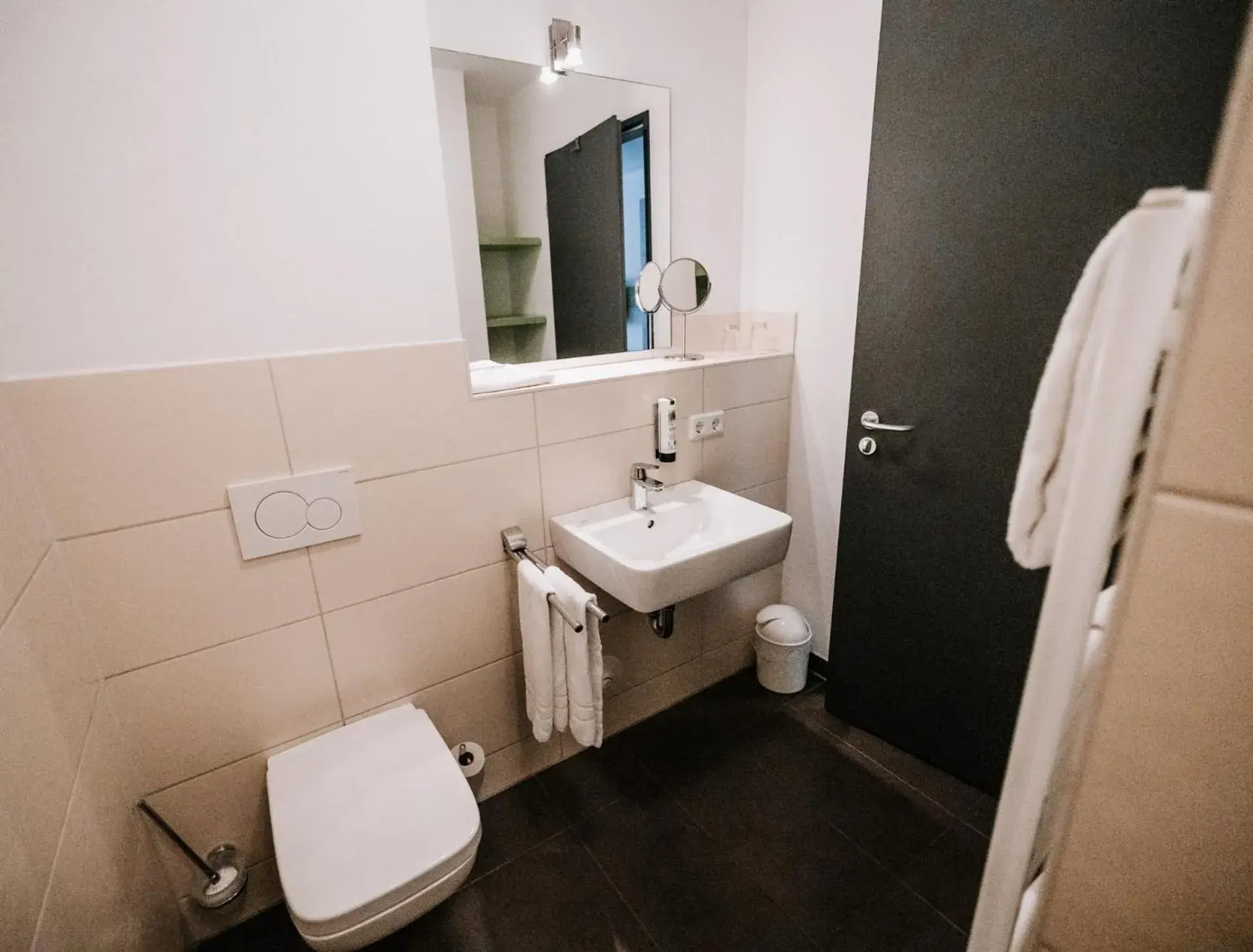 Comfort Double or Twin Room with Shower - single occupancy in Gut Gremmelin Comfort Double or Twin Room with Shower - single occupancy in Gut Gremmelin