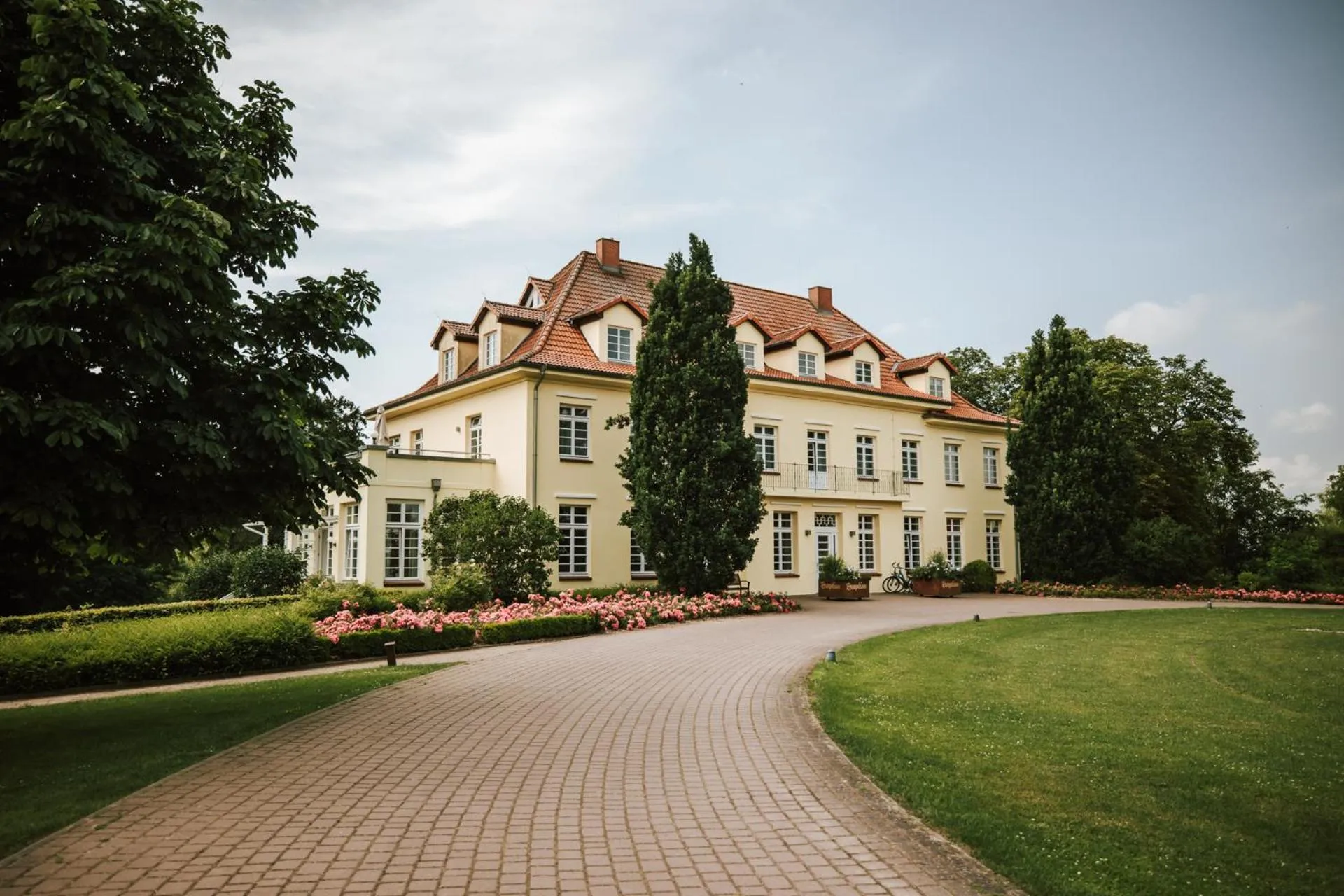 Property building in Gut Gremmelin