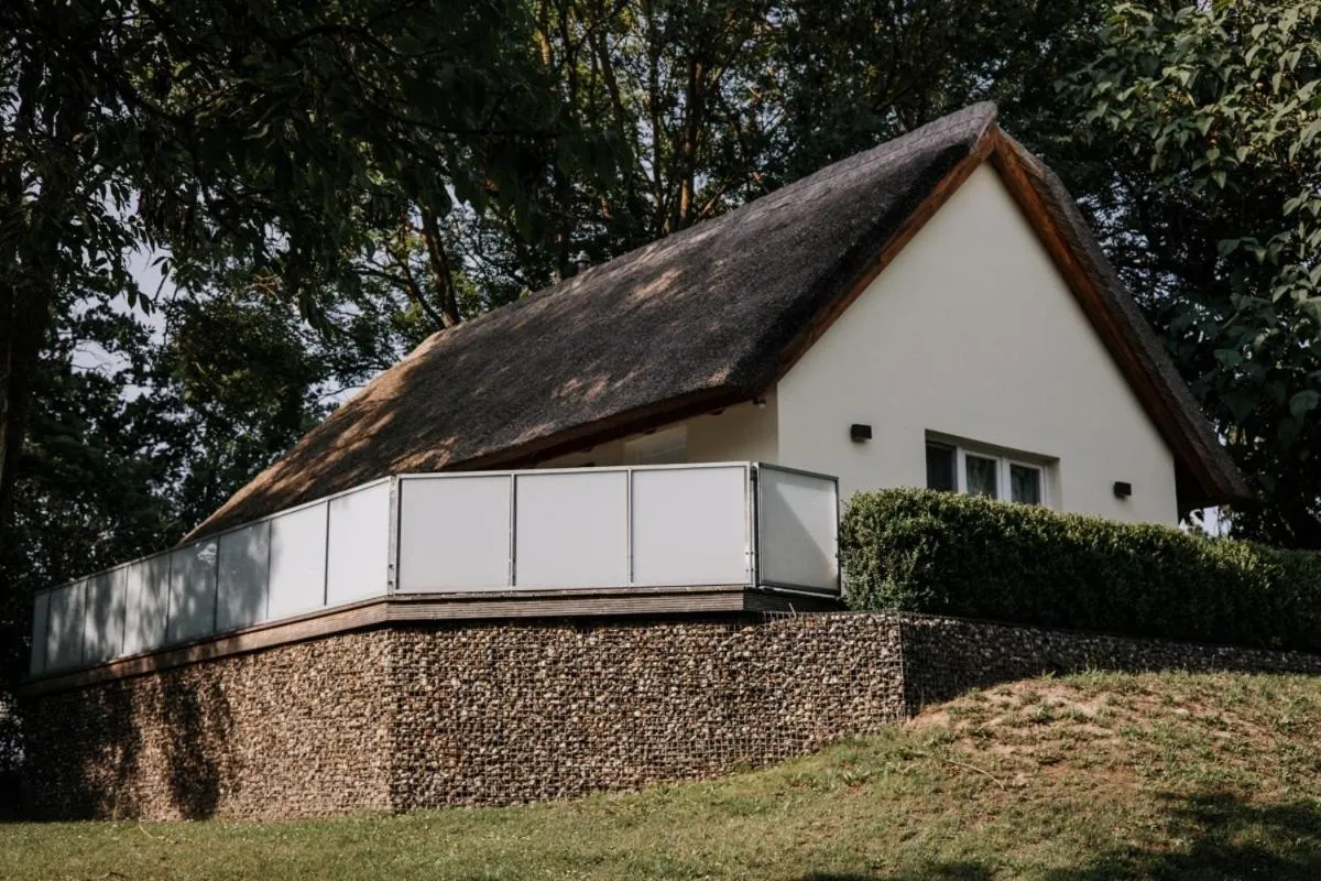 Property building in Gut Gremmelin