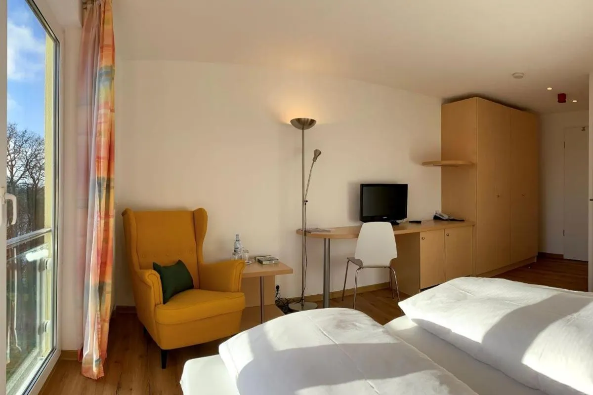 Photo of the whole room, Bed in Gut Gremmelin