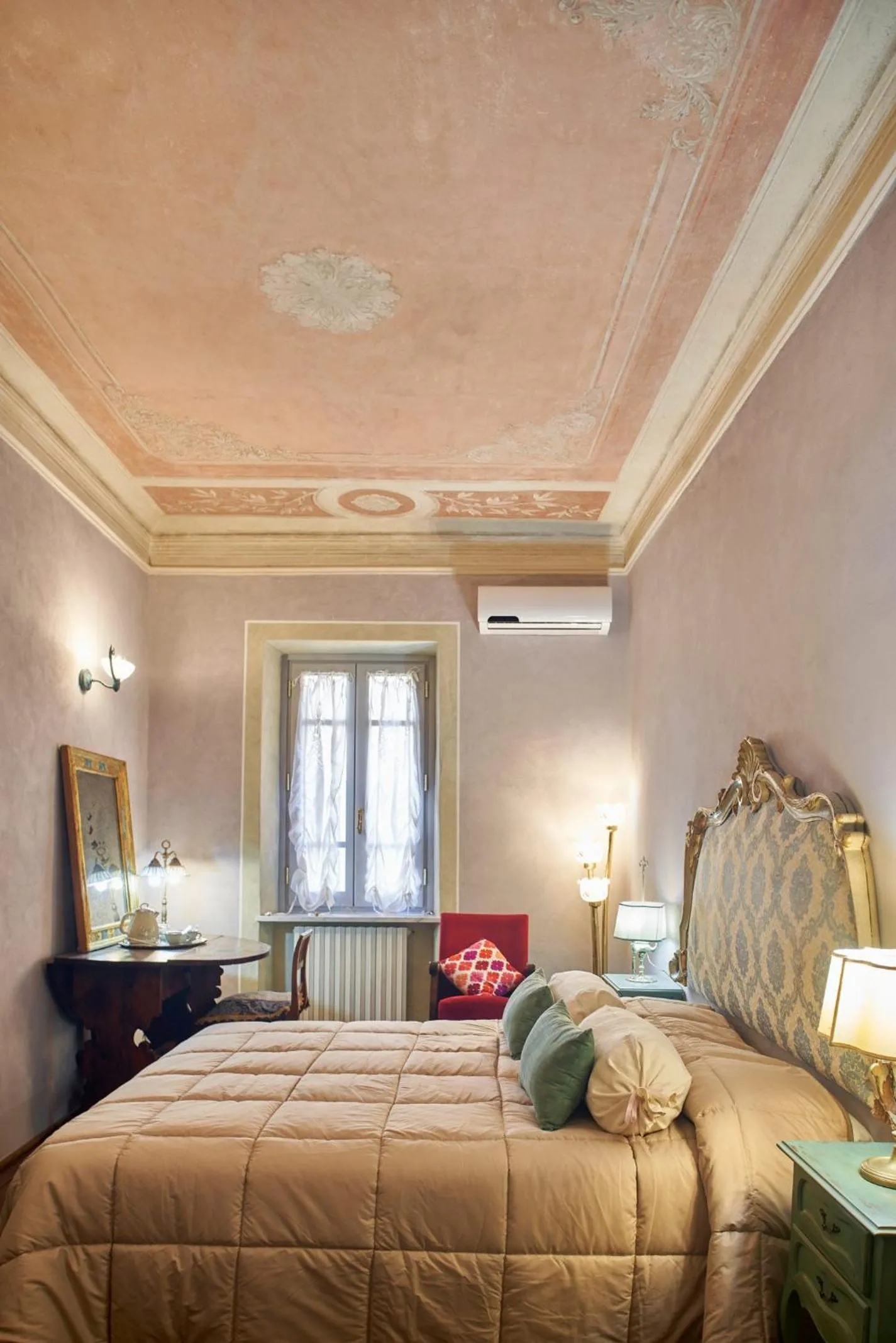 Bedroom, Bed in Alla Scala 1746