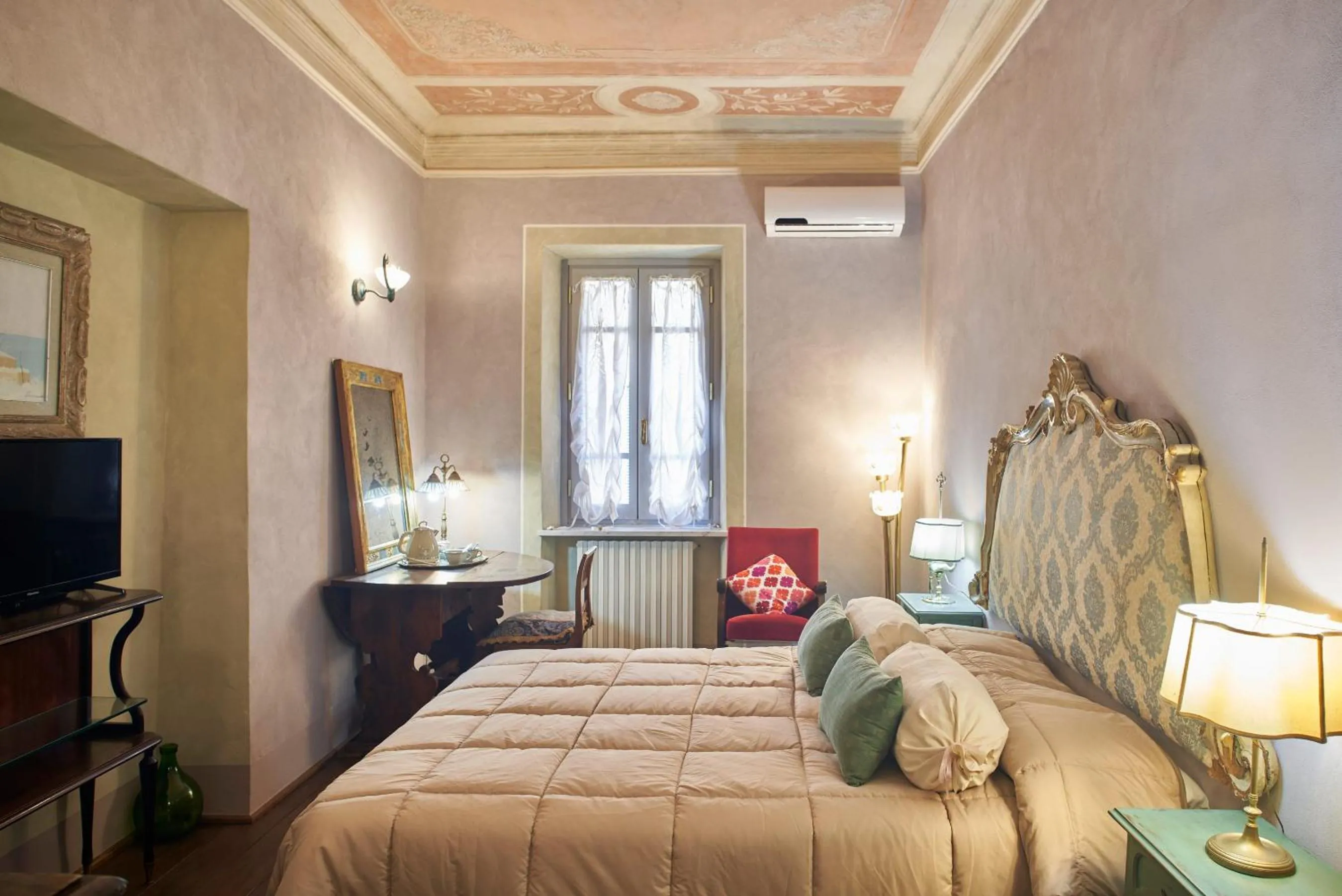 Bedroom, Bed in Alla Scala 1746