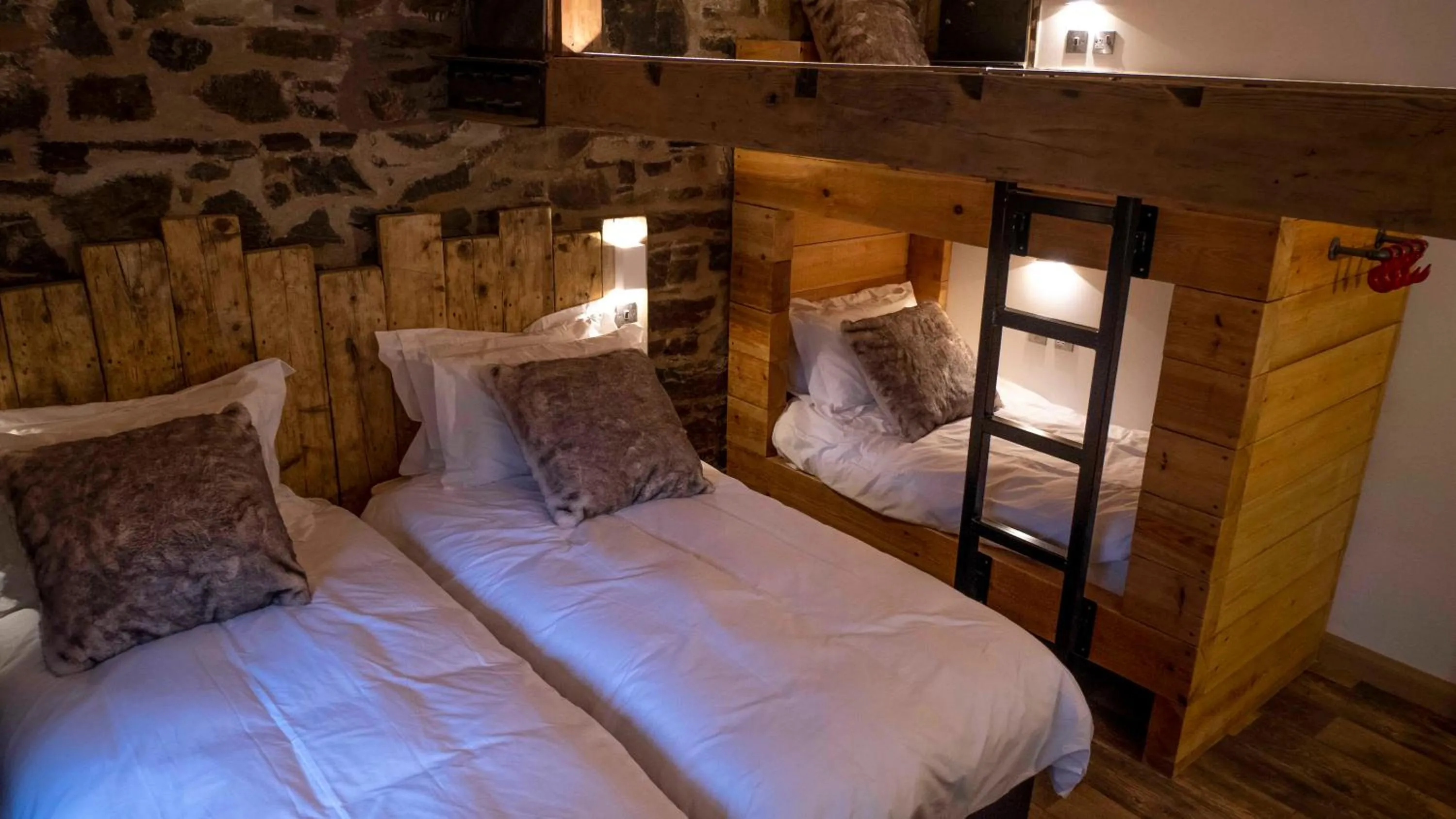 Trail Lodge