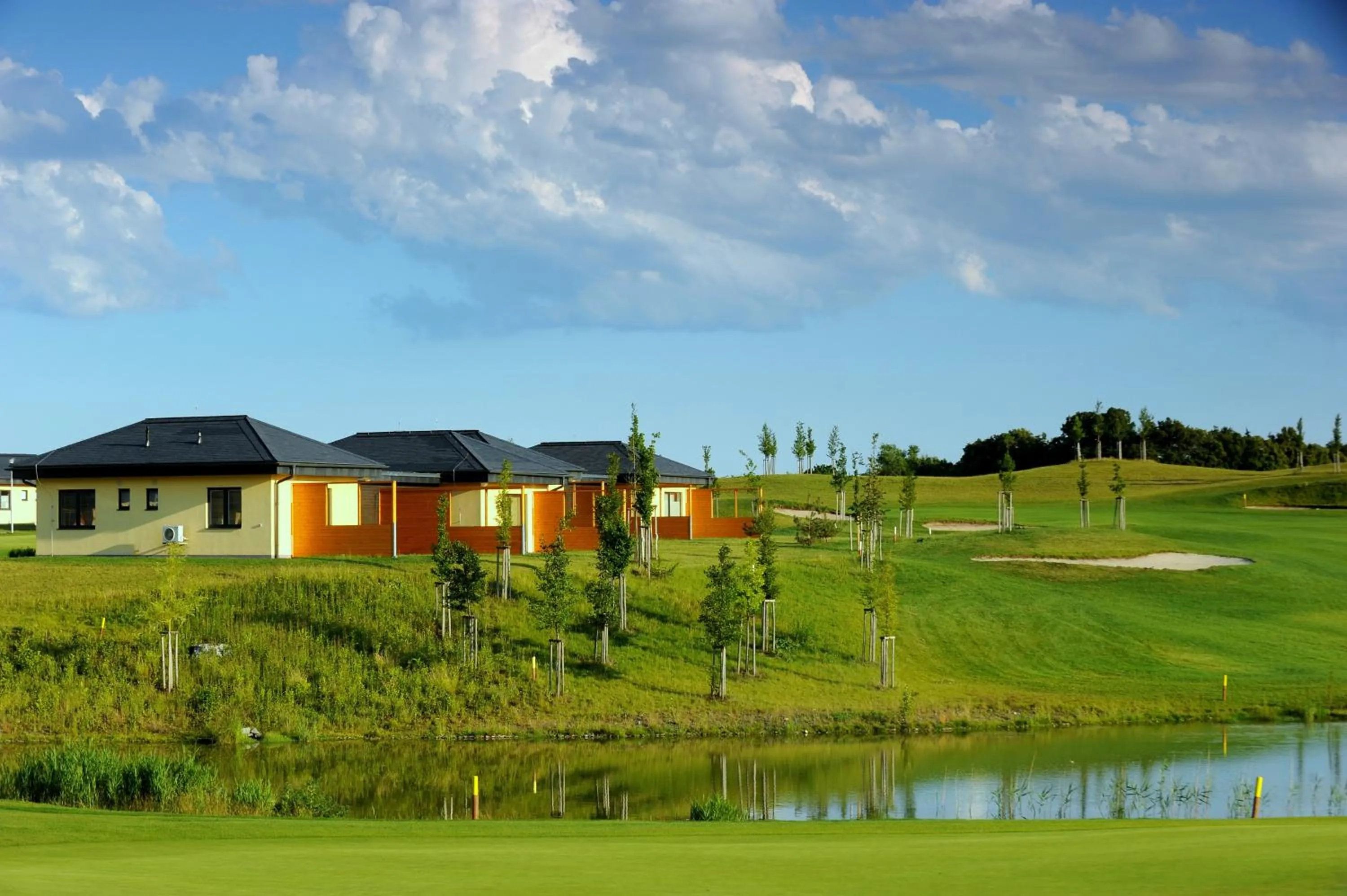 Facade/entrance in Black Bridge Hotel Apartment