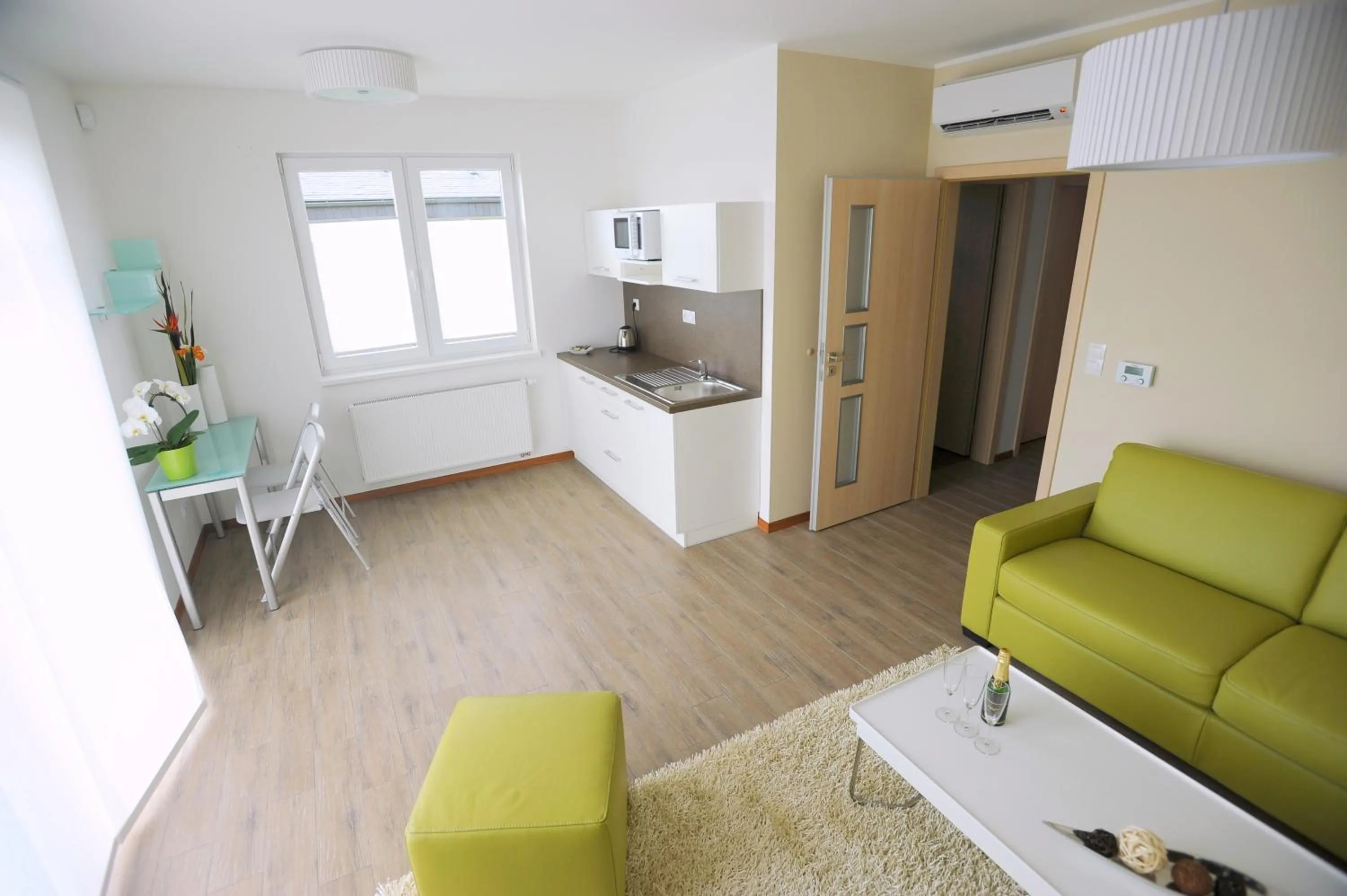 Kitchen or kitchenette in Black Bridge Hotel Apartment