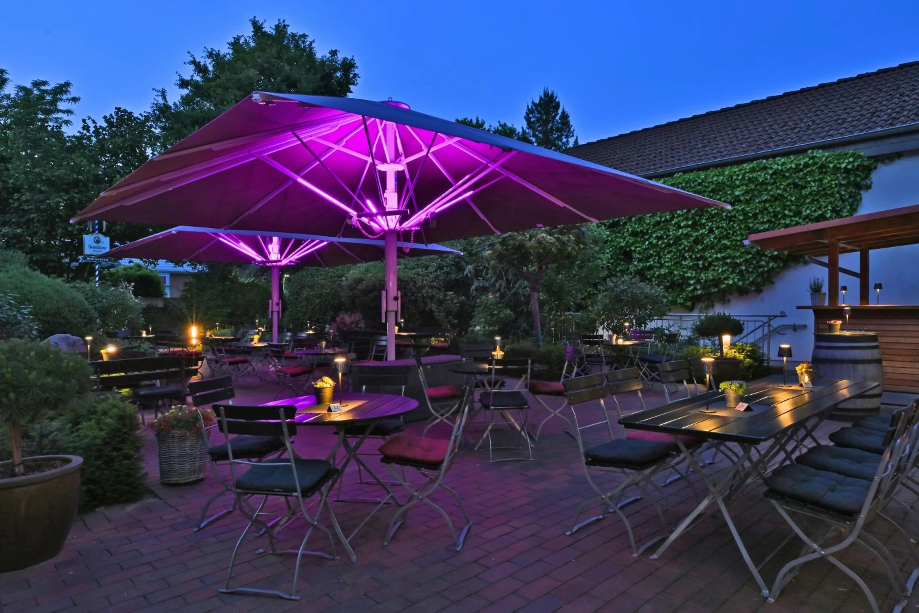 Restaurant/places to eat in Landhotel Schnuck