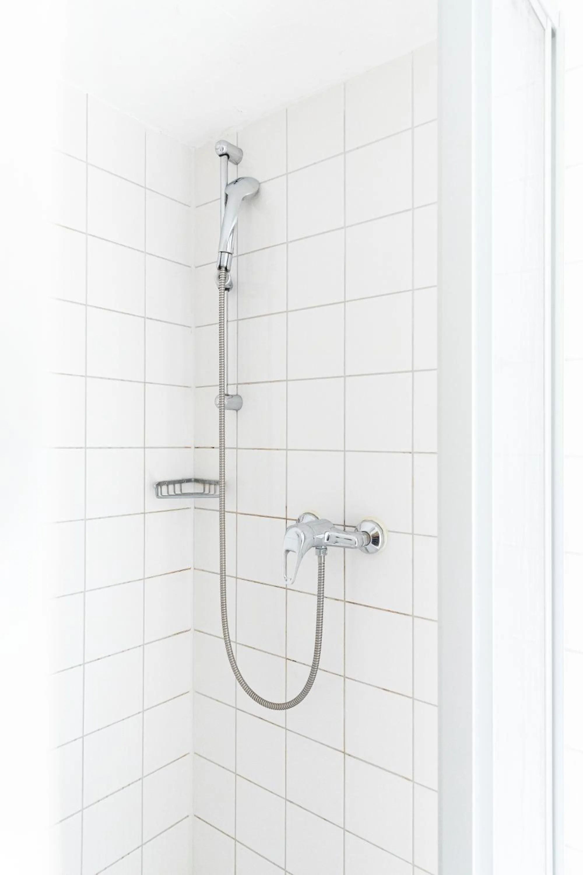 Shower, Bathroom in Hotel Eden am Zoo