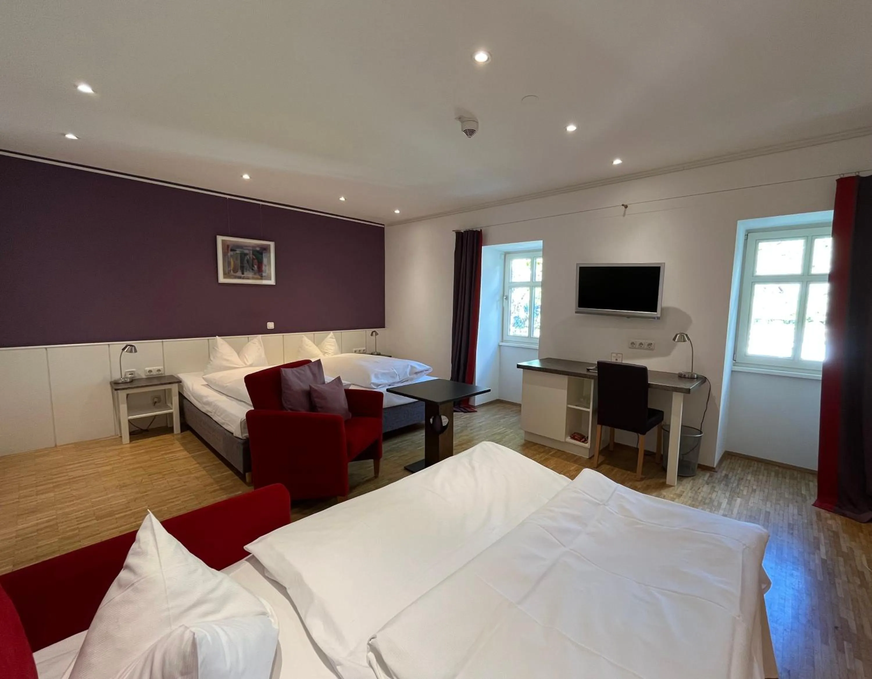 Bed in Breuer's Rüdesheimer Schloss