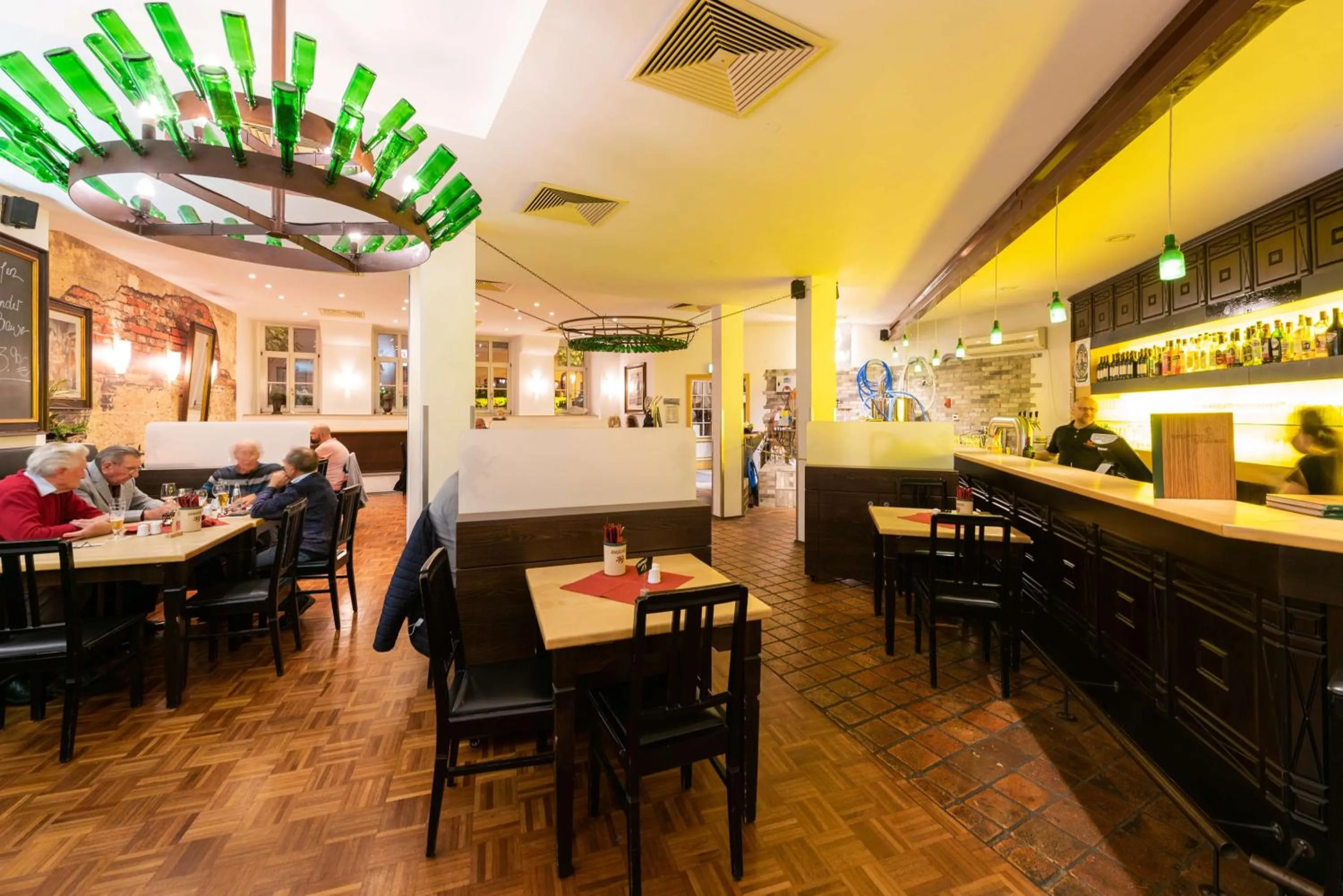 Restaurant/places to eat in Askania Hotel & Brauhaus