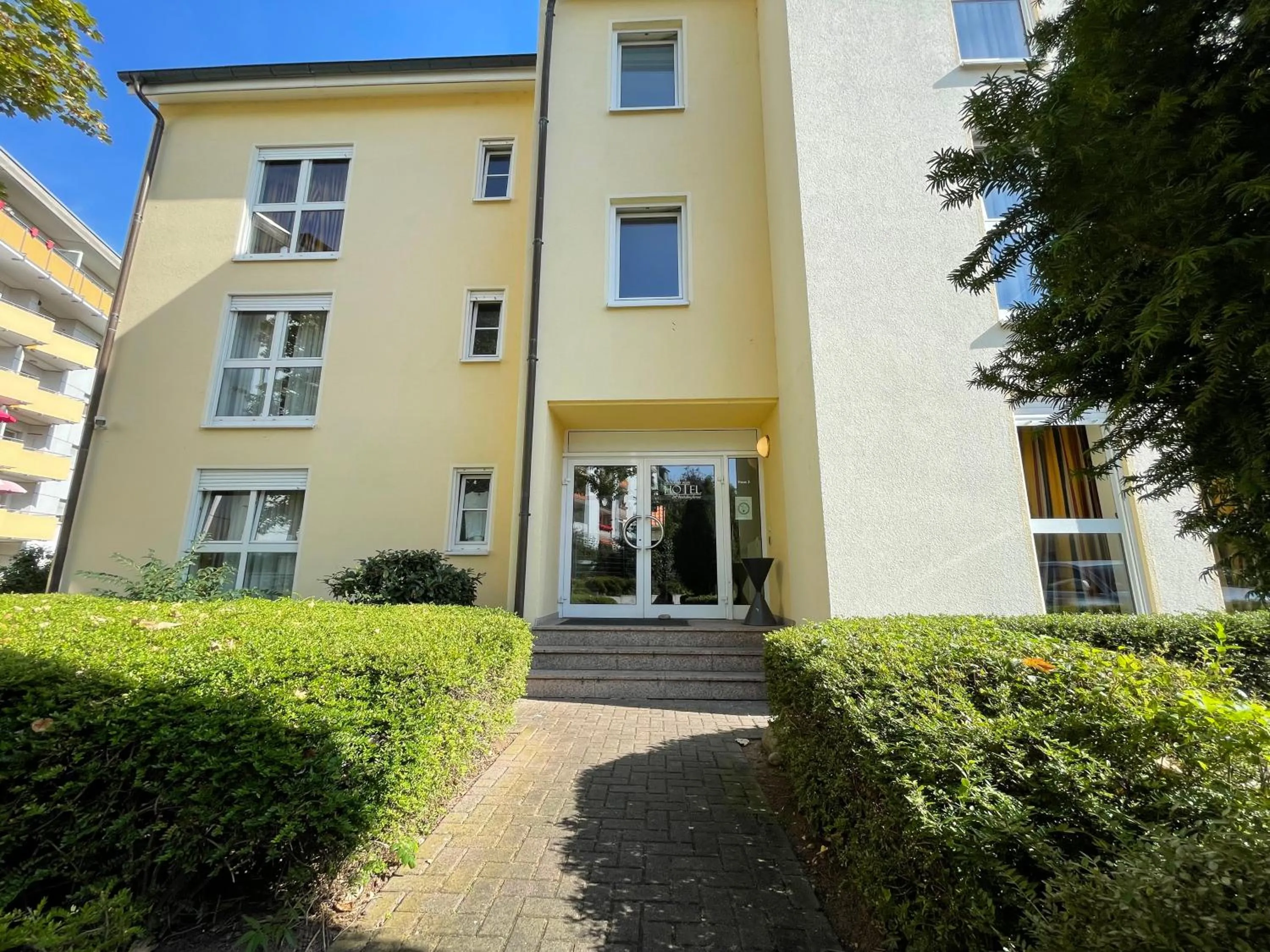 Property building in Eurotel am Main