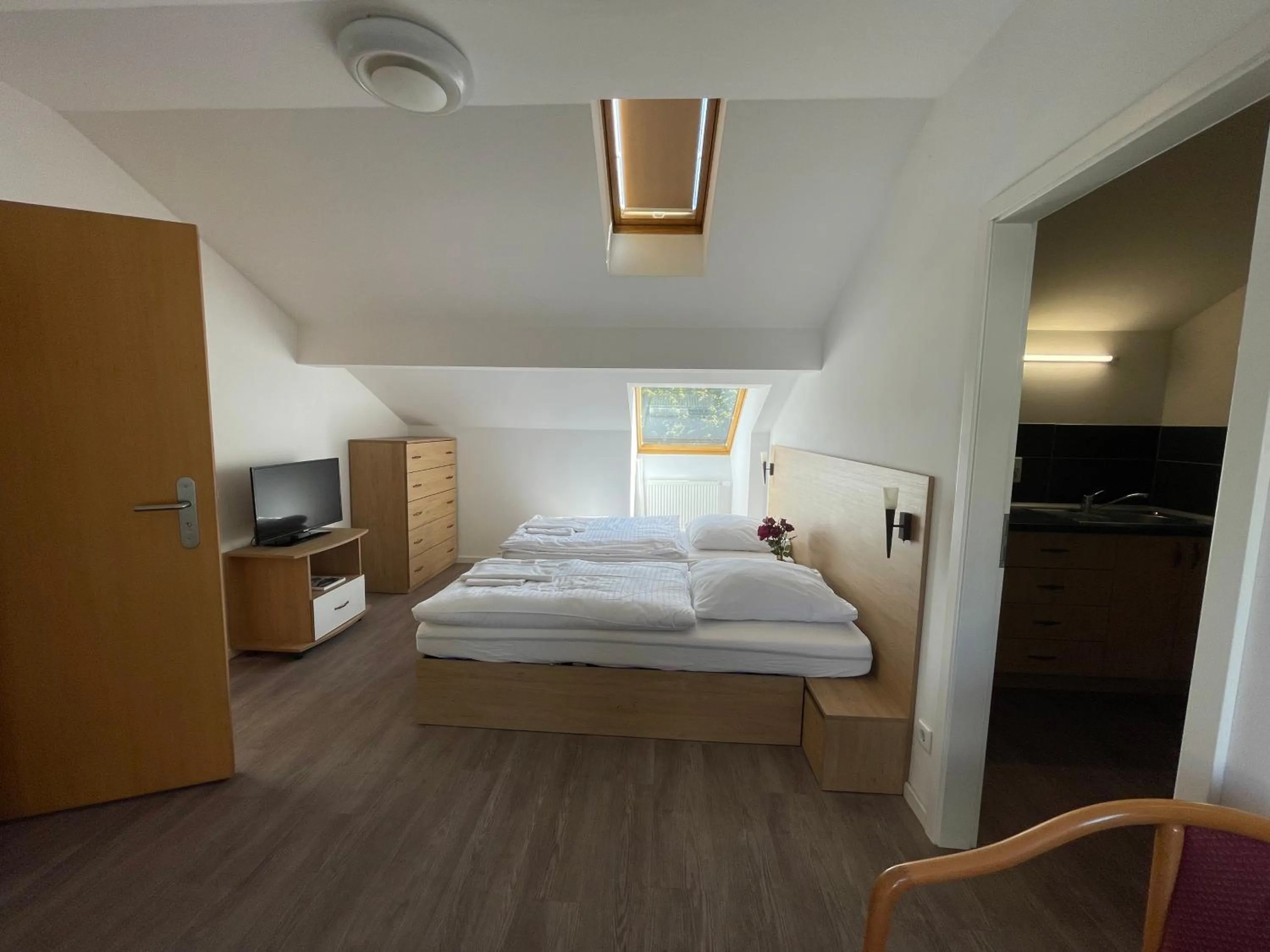Photo of the whole room, Bed in Eurotel am Main