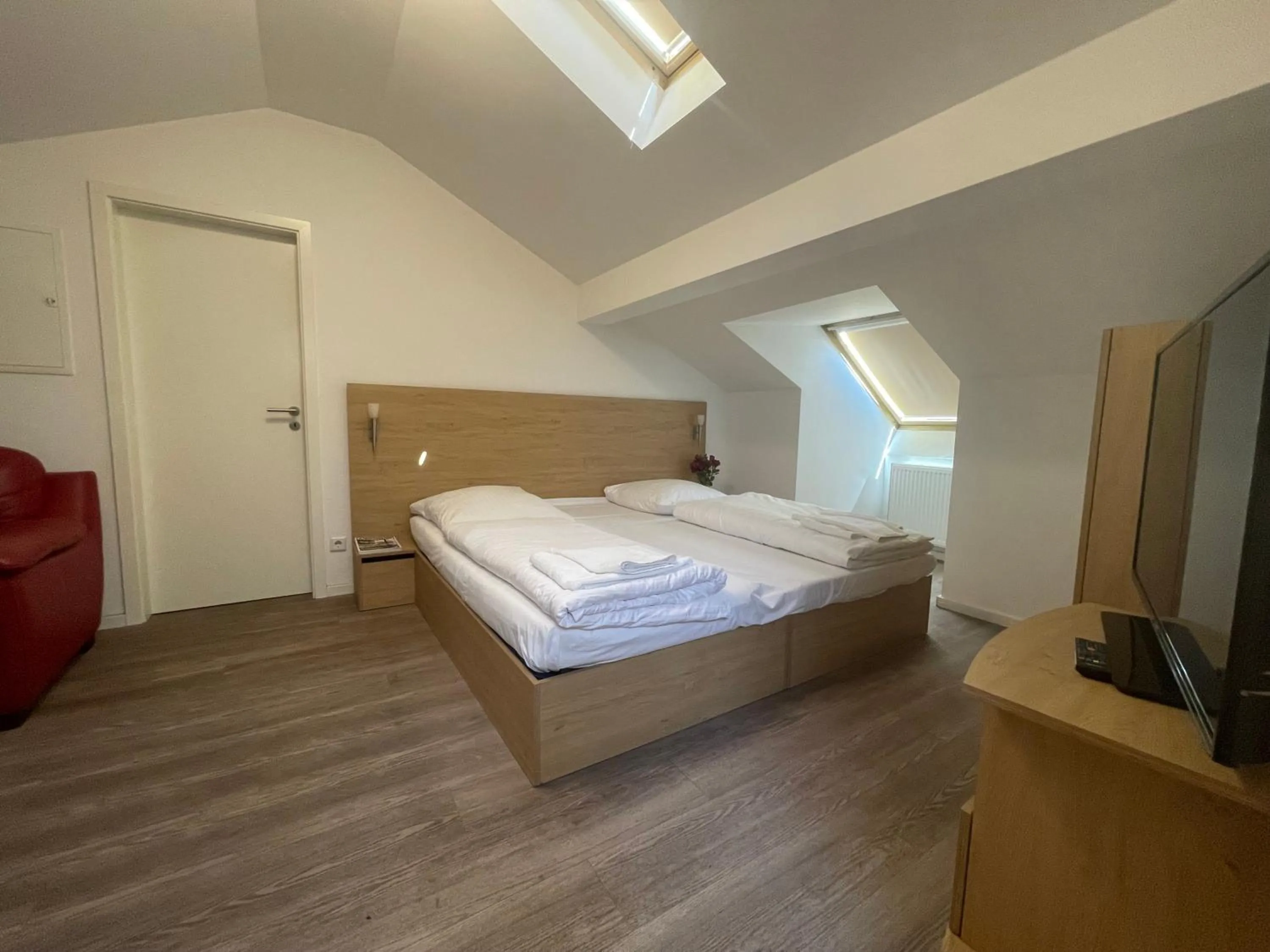 Photo of the whole room, Bed in Eurotel am Main