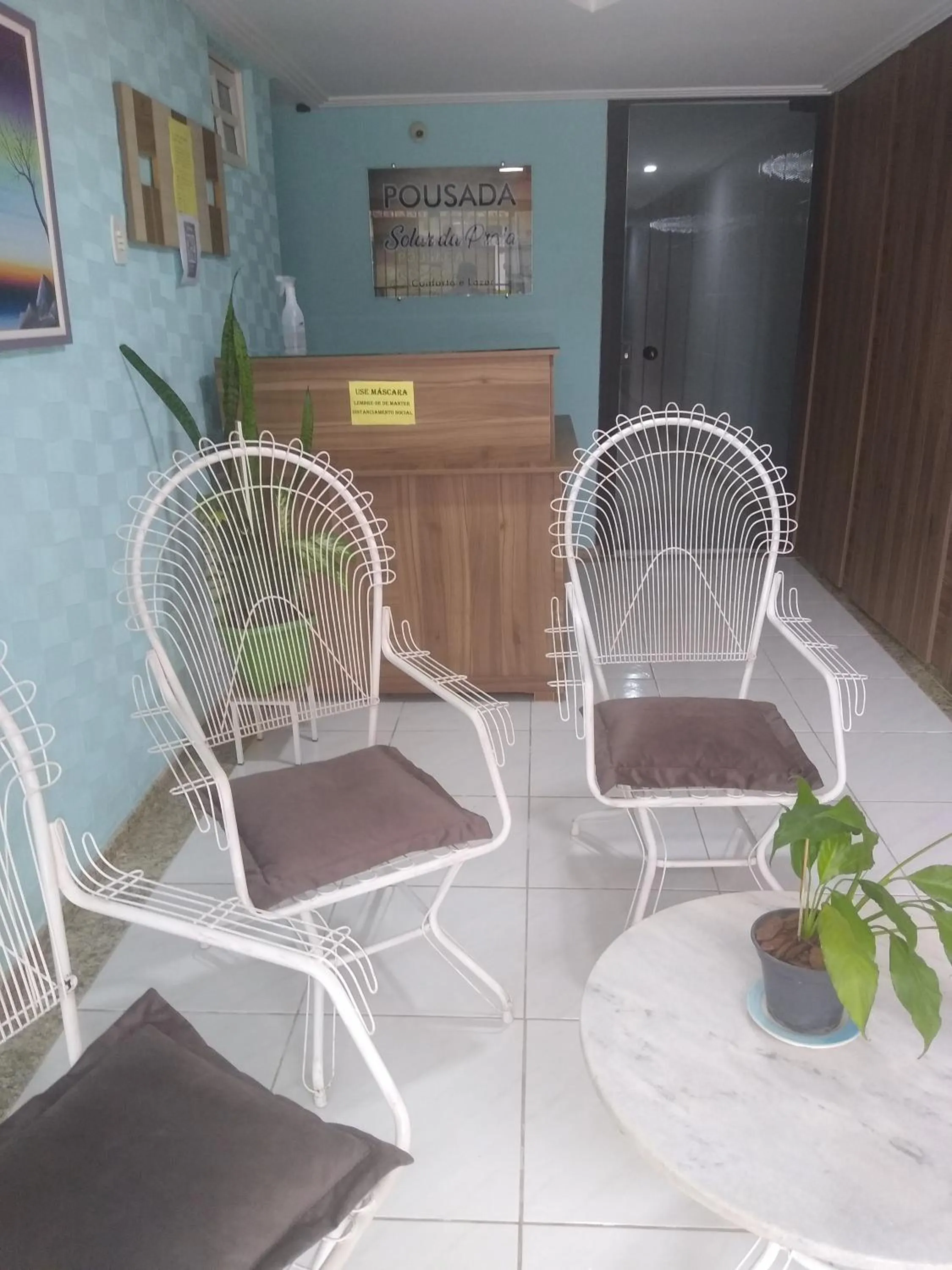 Communal lounge/ TV room in Pousada Solar da Praia