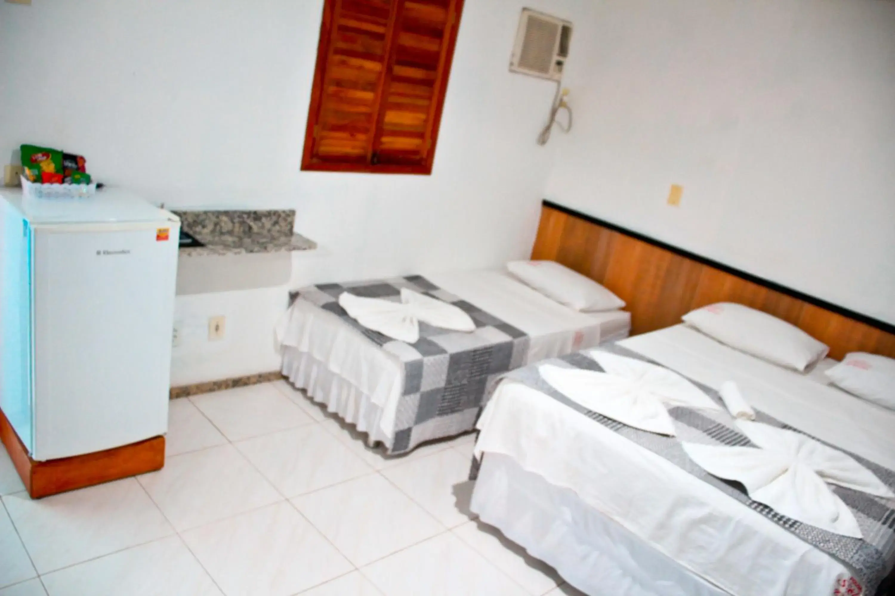 Family Room with Private Bathroom - single occupancy in Pousada Solar da Praia Family Room with Private Bathroom - single occupancy in Pousada Solar da Praia