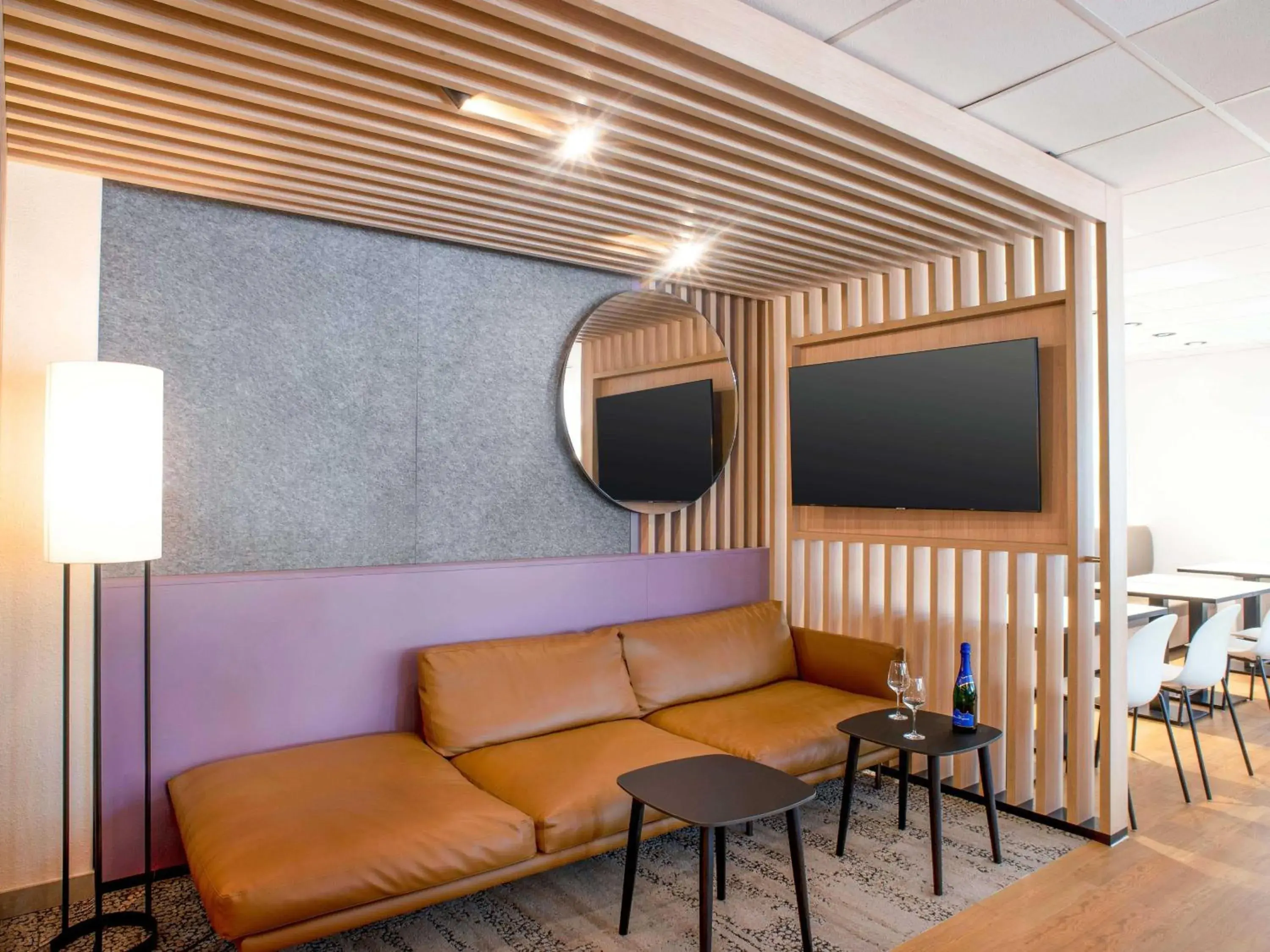 Lobby or reception in B&B Hotel Schwerin-Süd Lobby or reception in B&B Hotel Schwerin-Süd