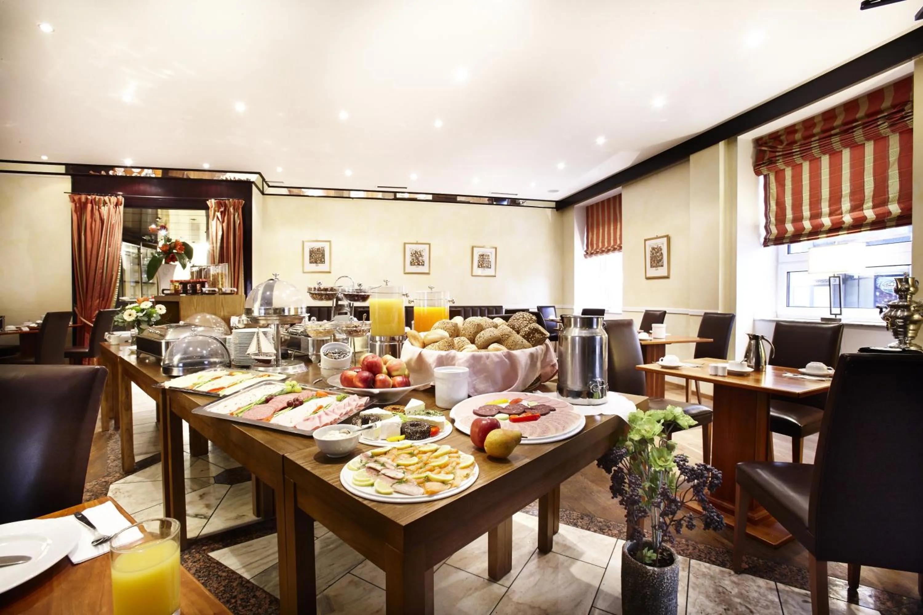 Restaurant/places to eat in Hotel Düsseldorf City by Tulip Inn