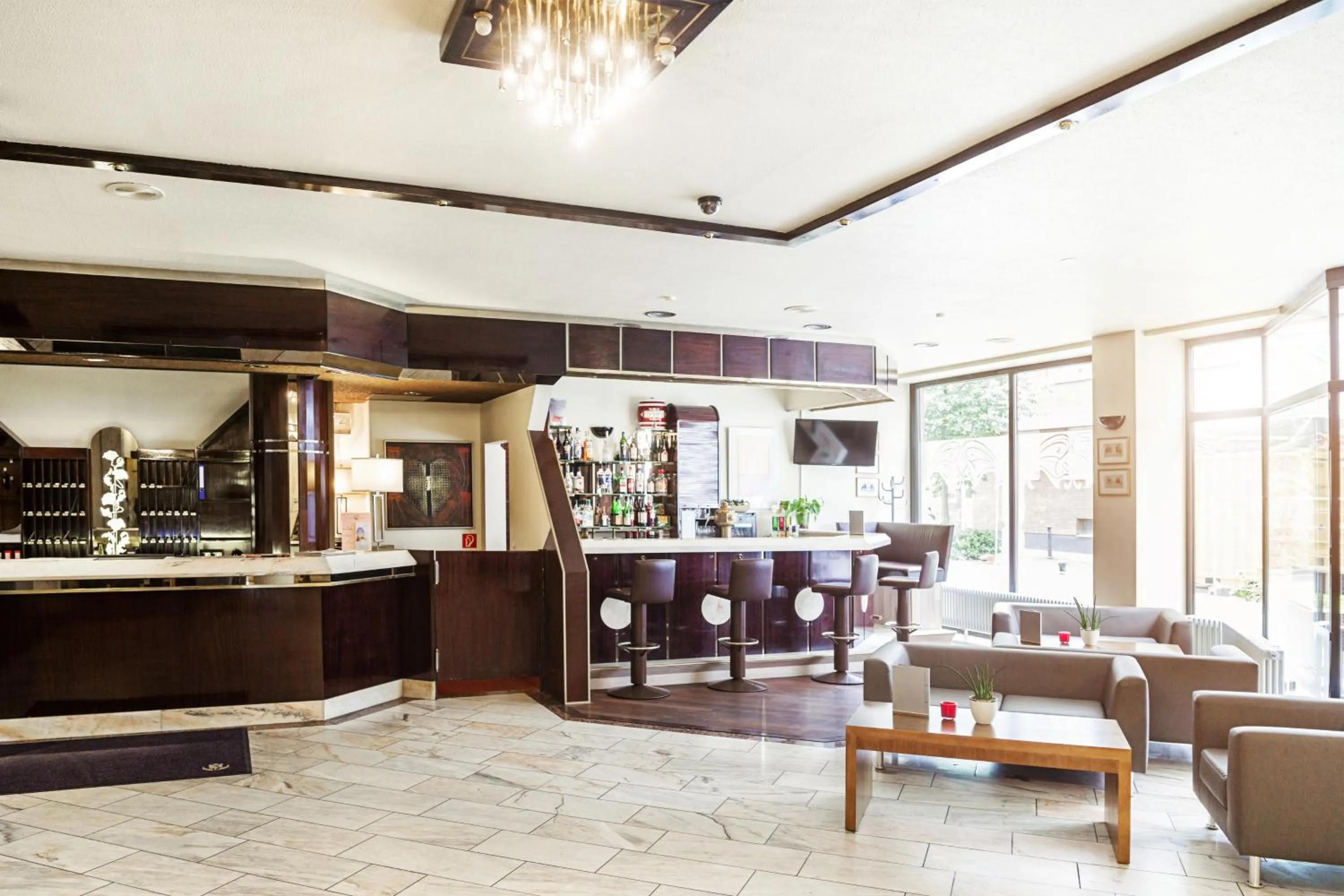 Lounge or bar in Hotel Düsseldorf City by Tulip Inn