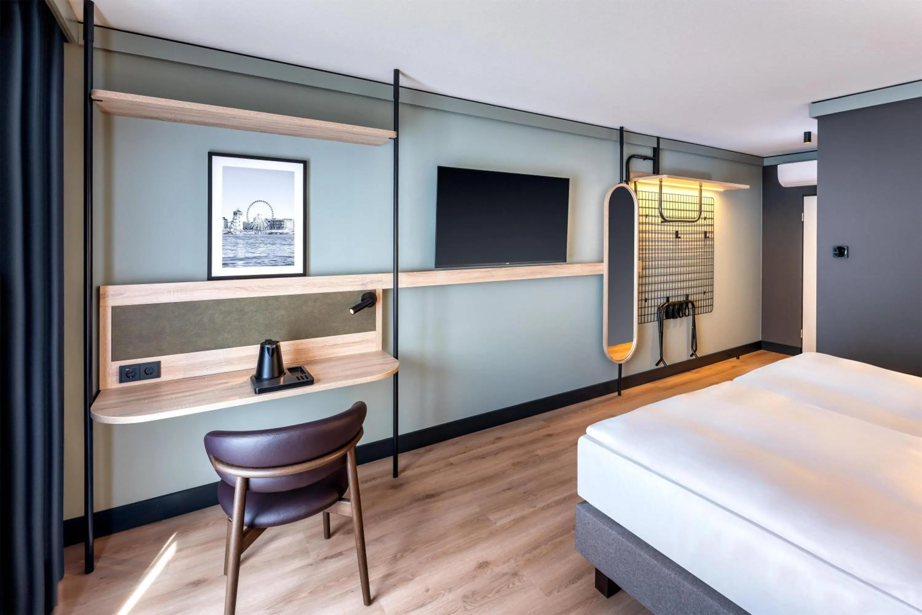 Bedroom, Bed in Radisson Hotel Dusseldorf City Center