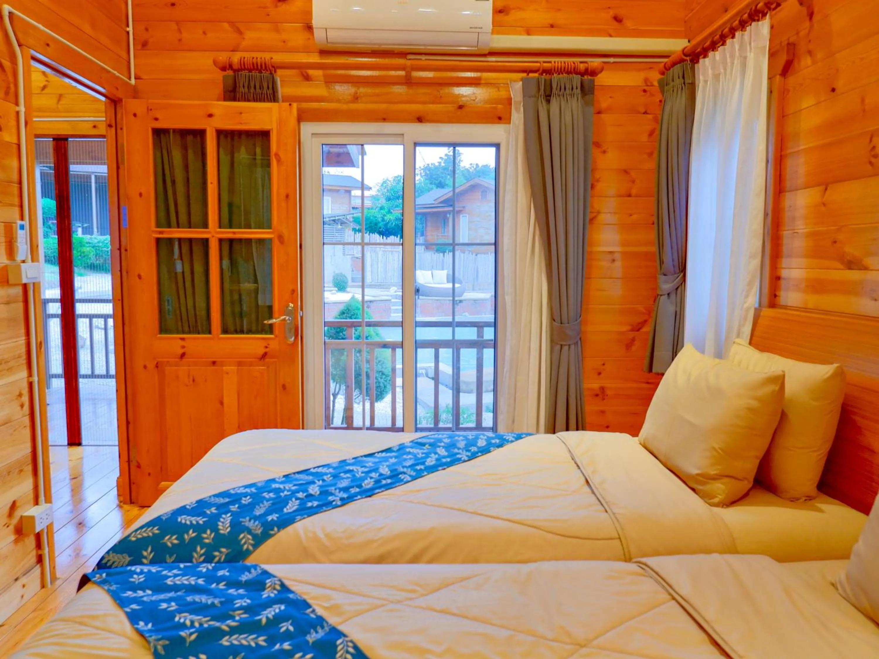 Bed in Soundless Resort