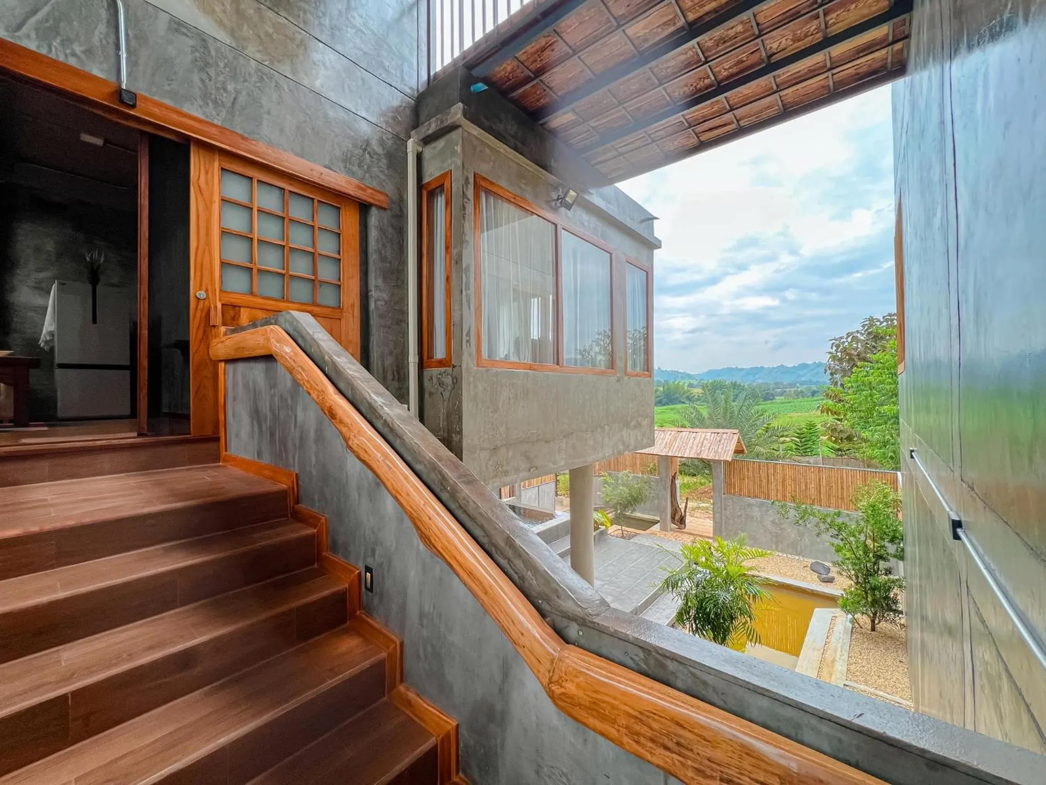 Soundless Resort