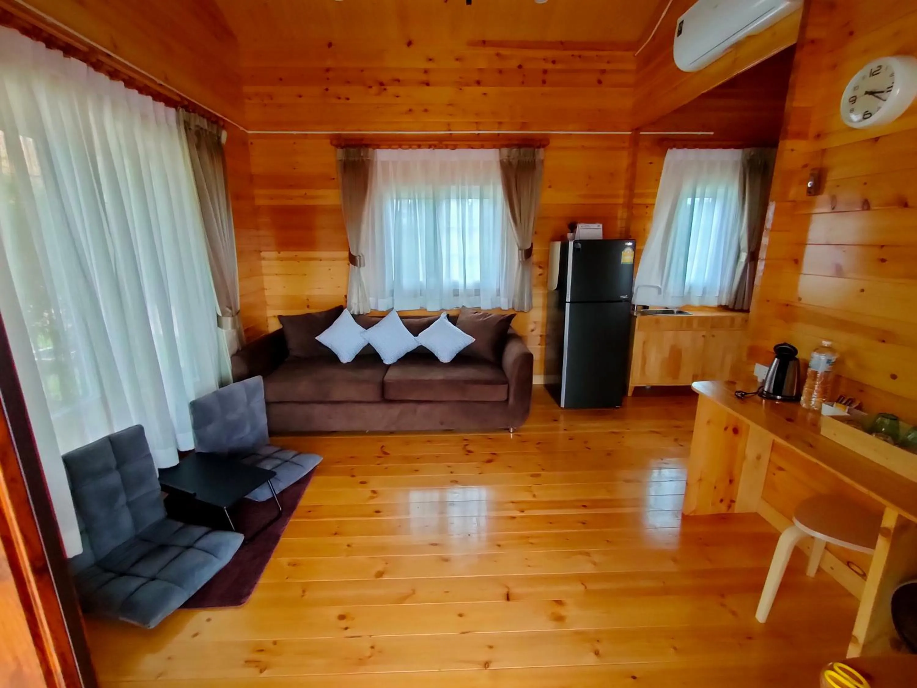 Soundless Resort
