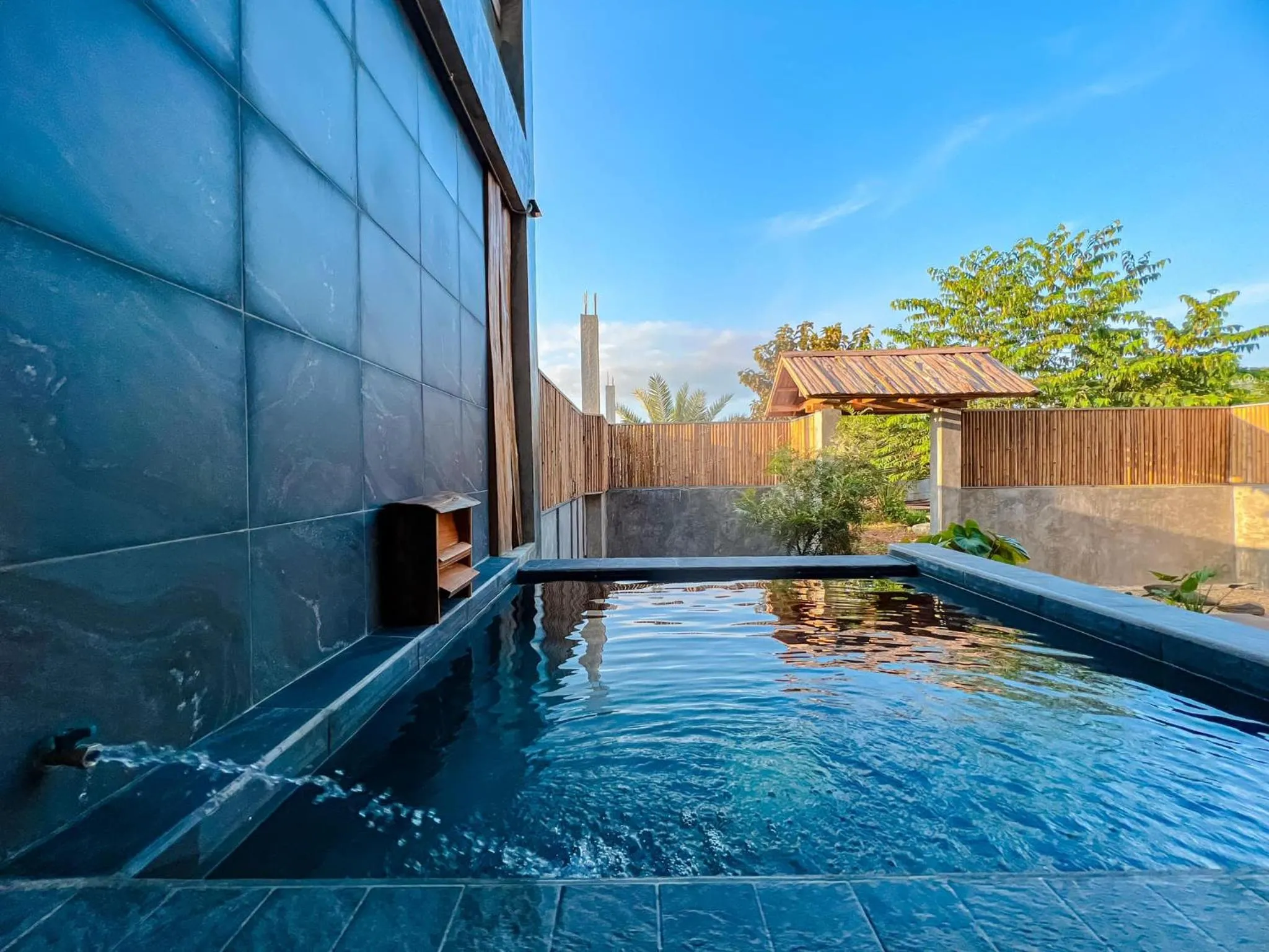 Soundless Resort