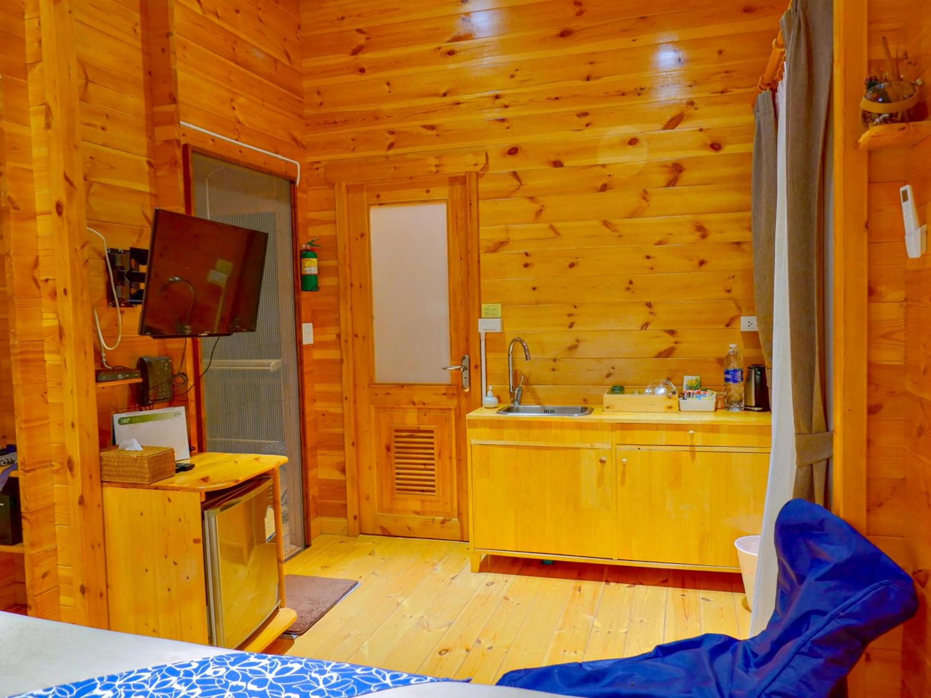 Soundless Resort
