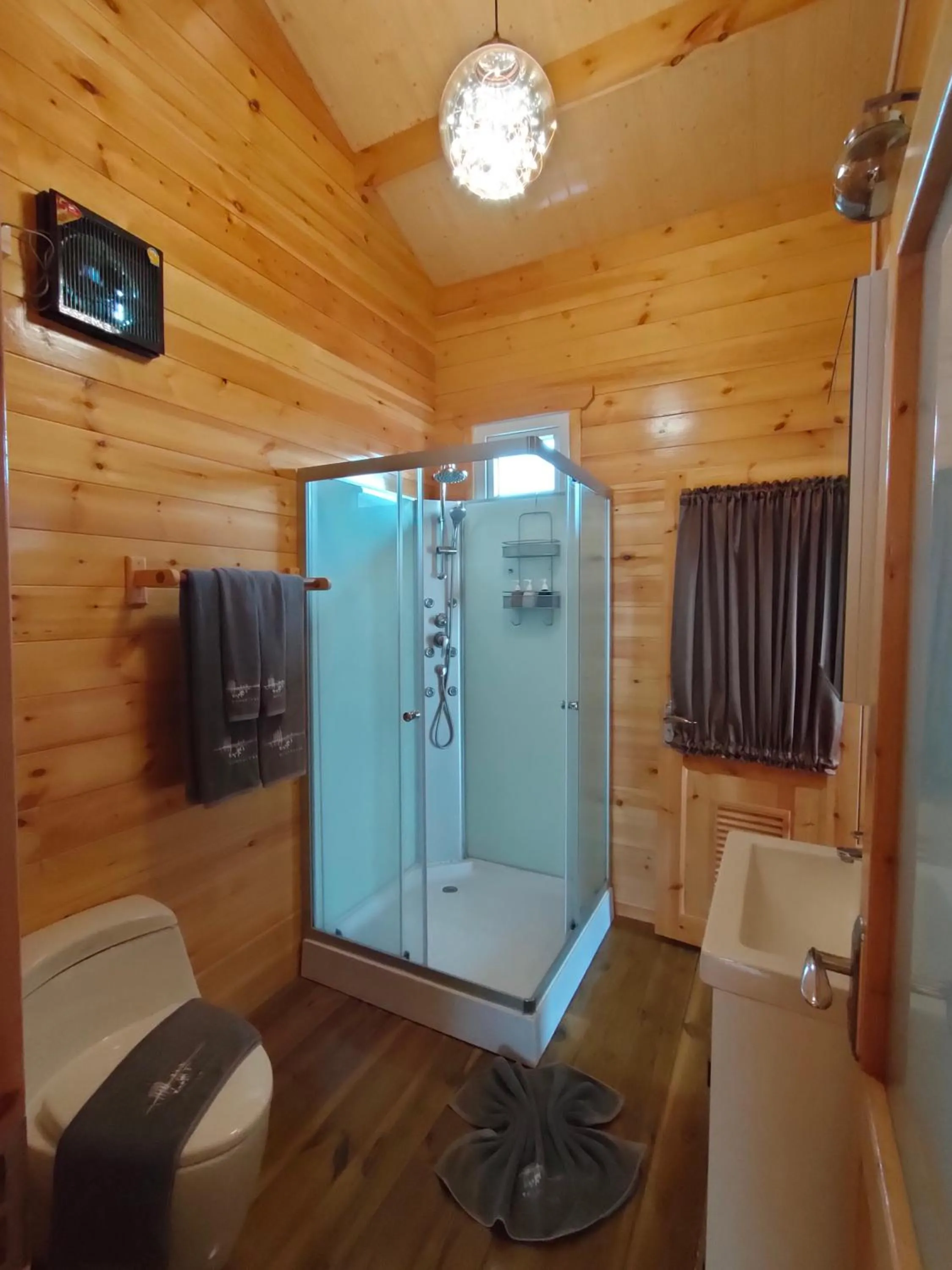 Soundless Resort