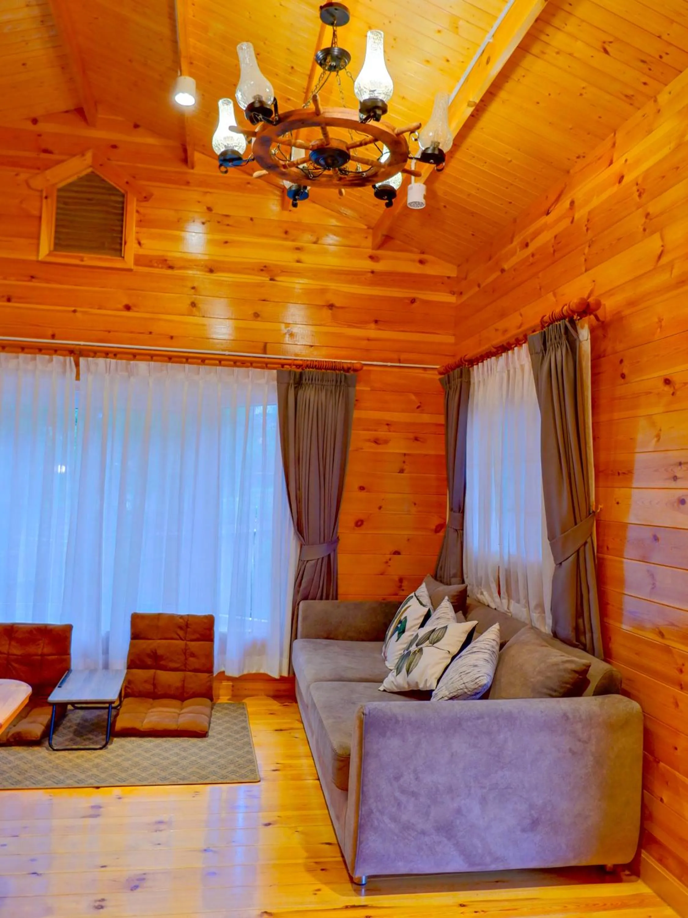 Soundless Resort