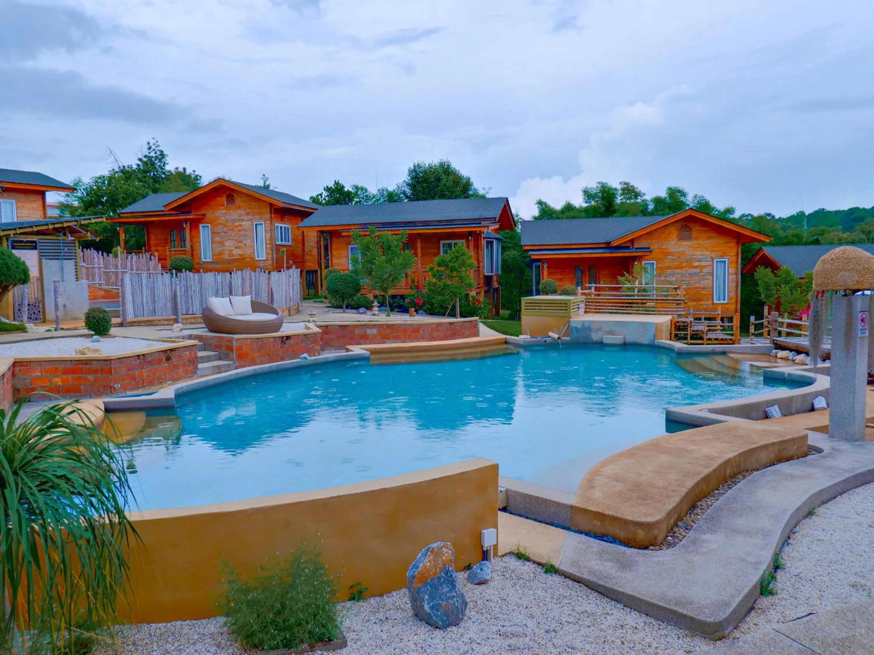 Soundless Resort
