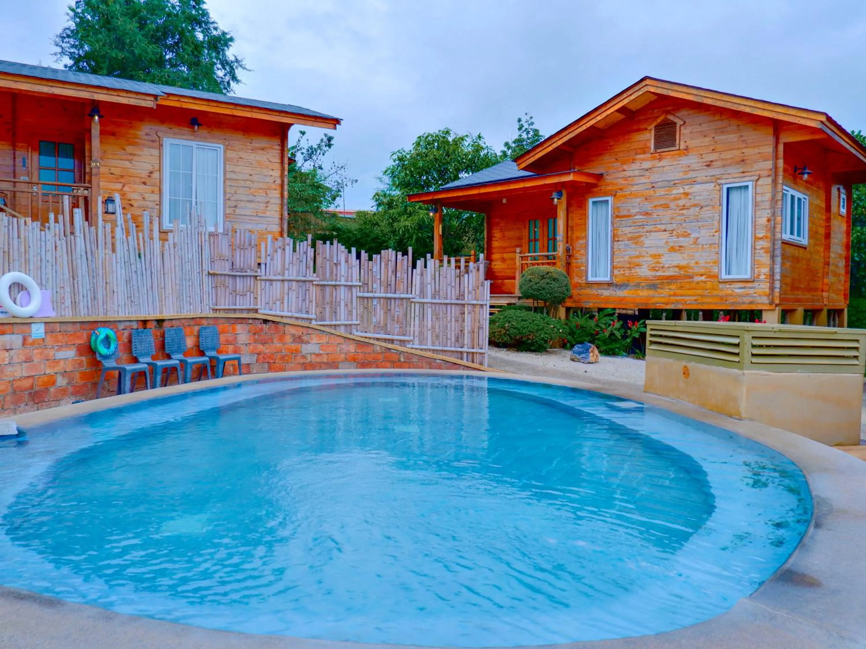 Swimming pool in Soundless Resort
